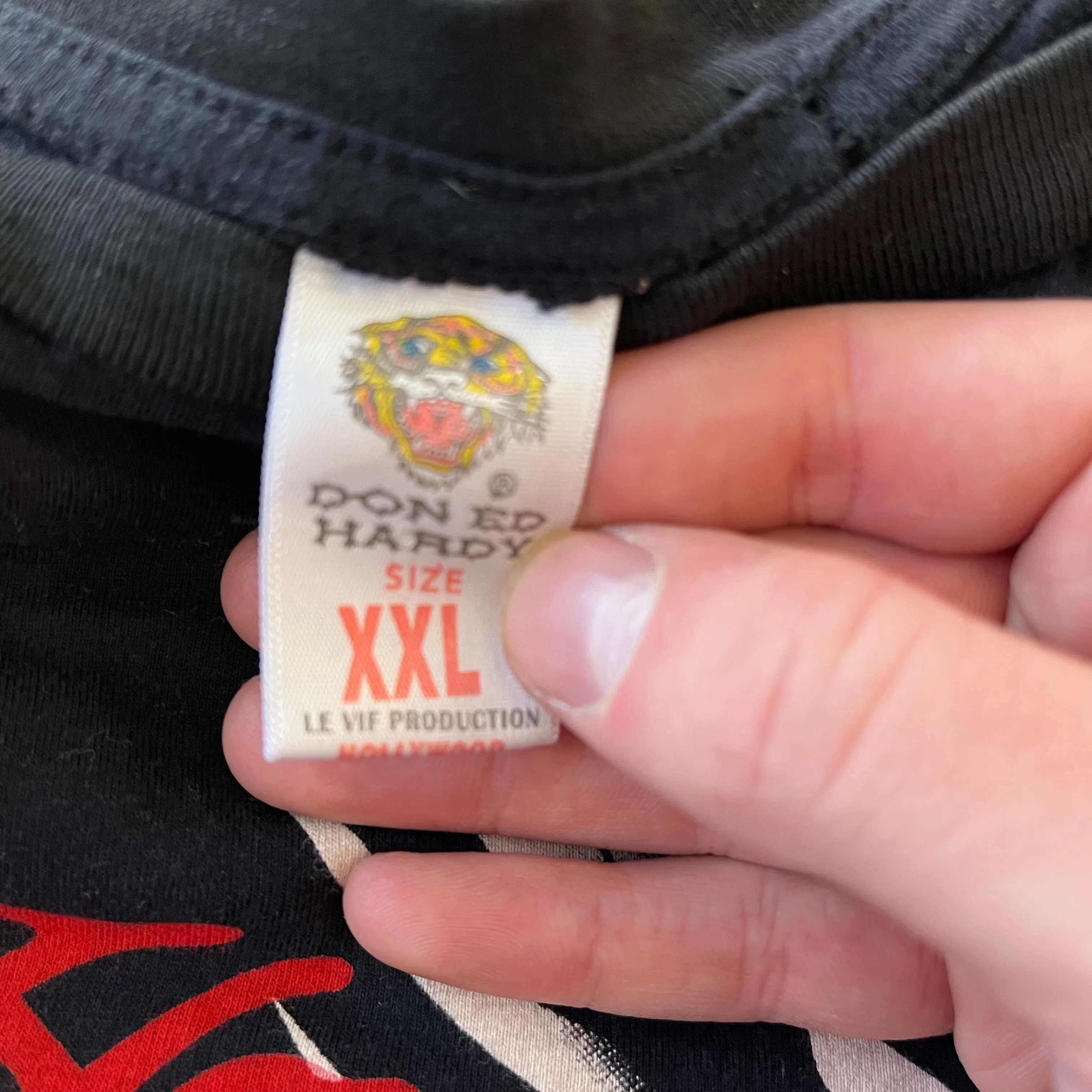 D- Vintage Ed Hardy Tiger & Bedazzled Heart Tee sold by HG Vintage product image thumbnail 5