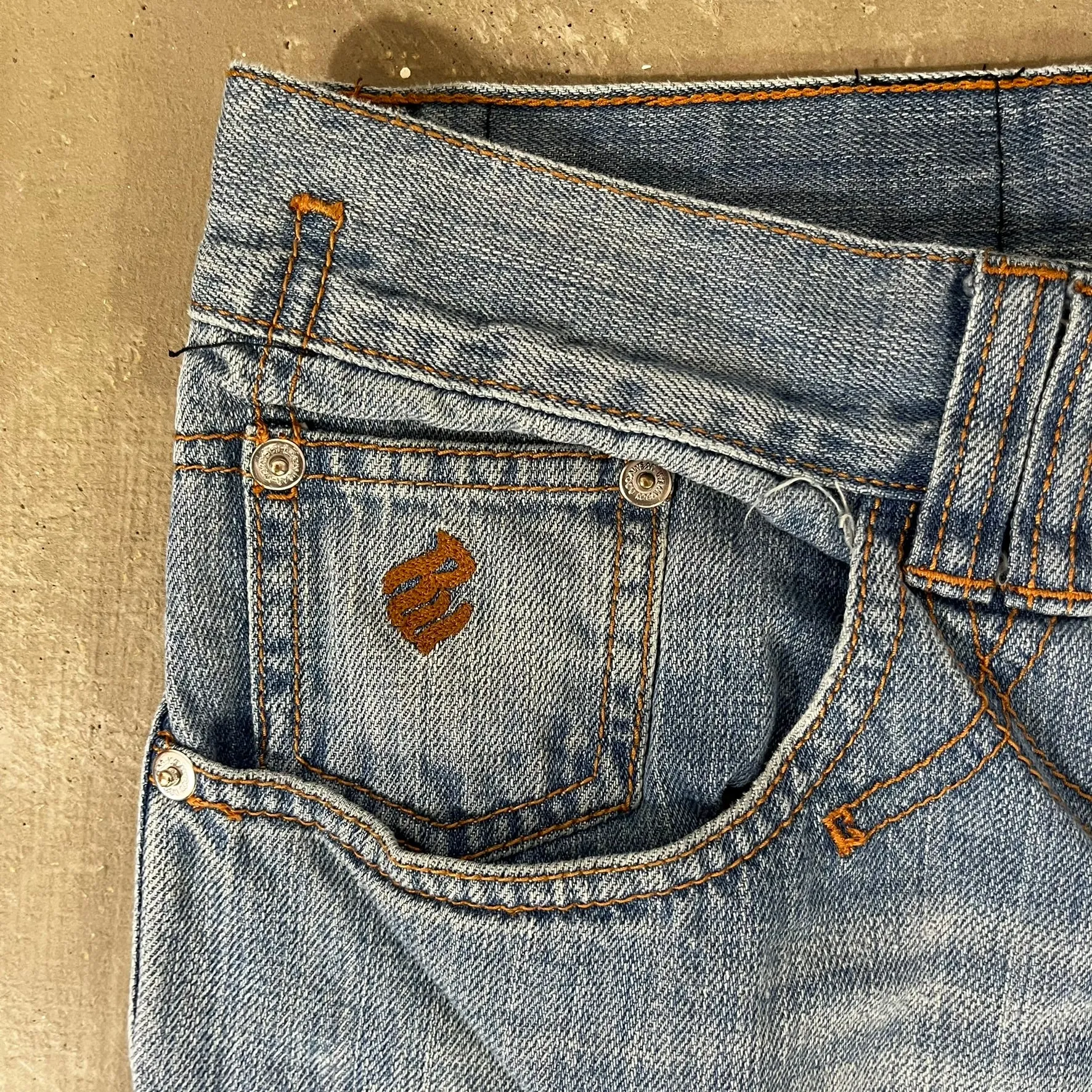 D- Vintage Rocawear Embroidery Back Pocket Original Fit Jeans 38w sold by HG Vintage product image thumbnail 5