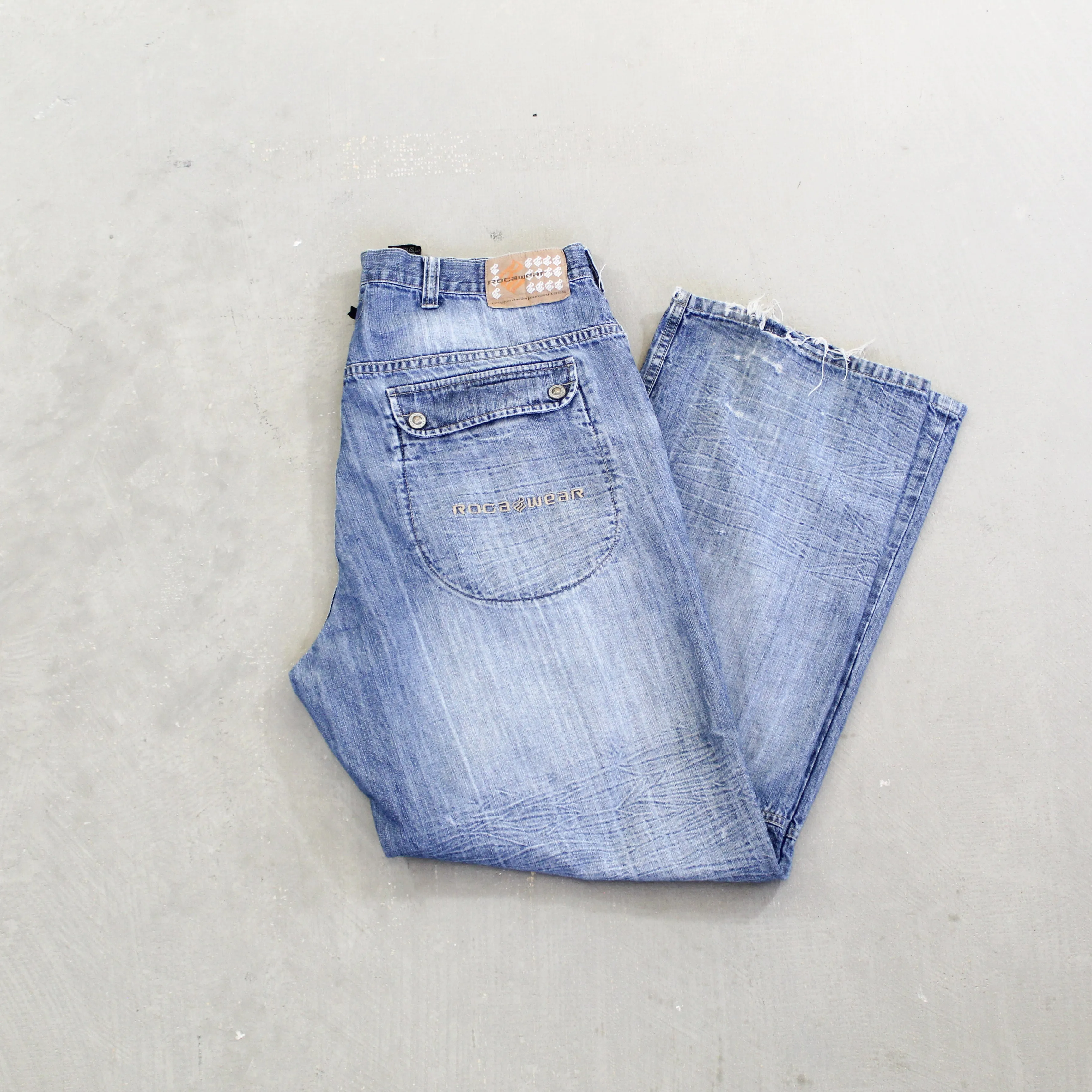 D- Vintage Rocawear Embroidered Letters Front Pocket Jeans 38w sold by HG Vintage