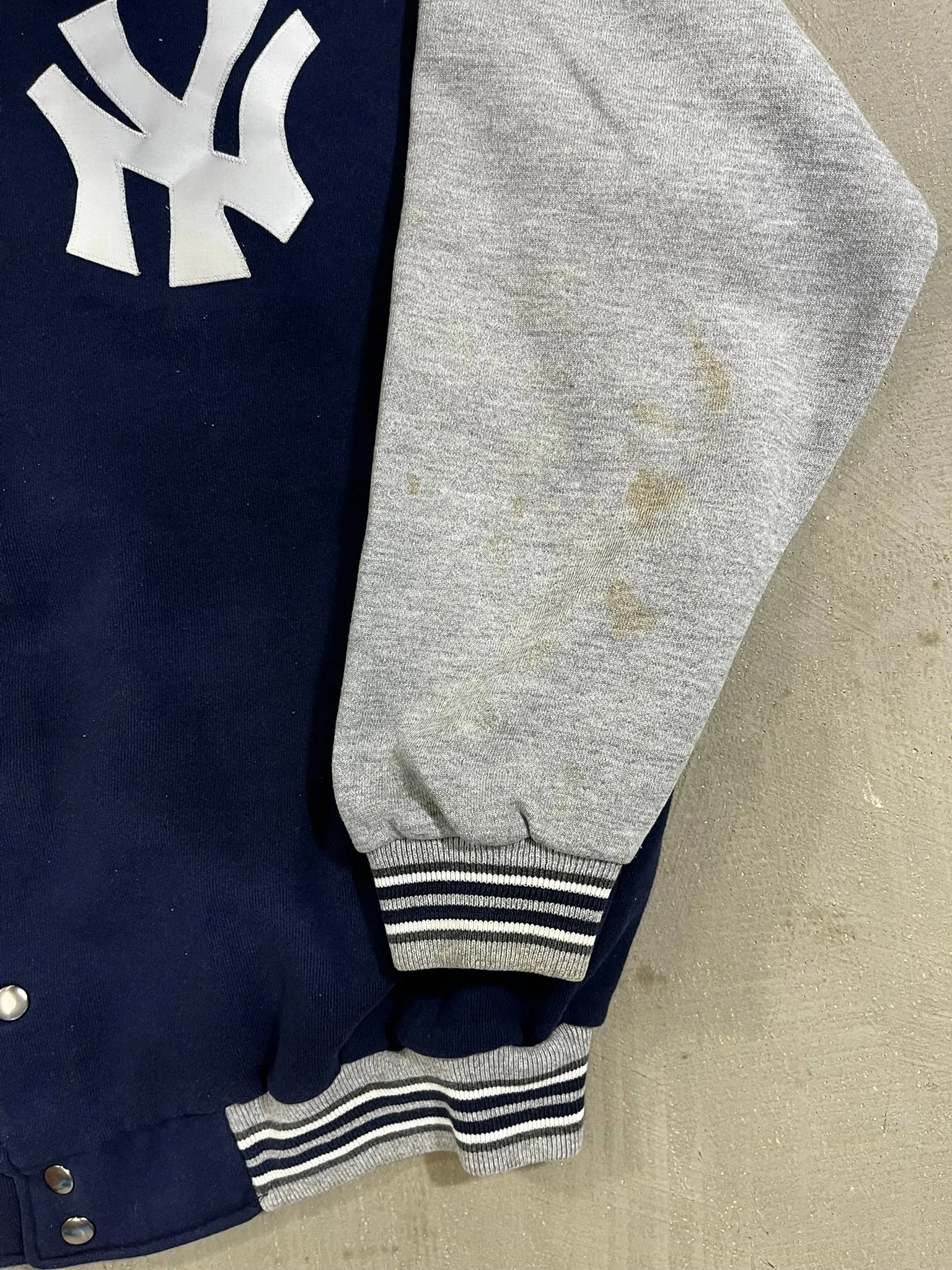 D- Vintage New York Yankees MLB Majestic Bomber Jacket 2 sold by HG Vintage product image thumbnail 3