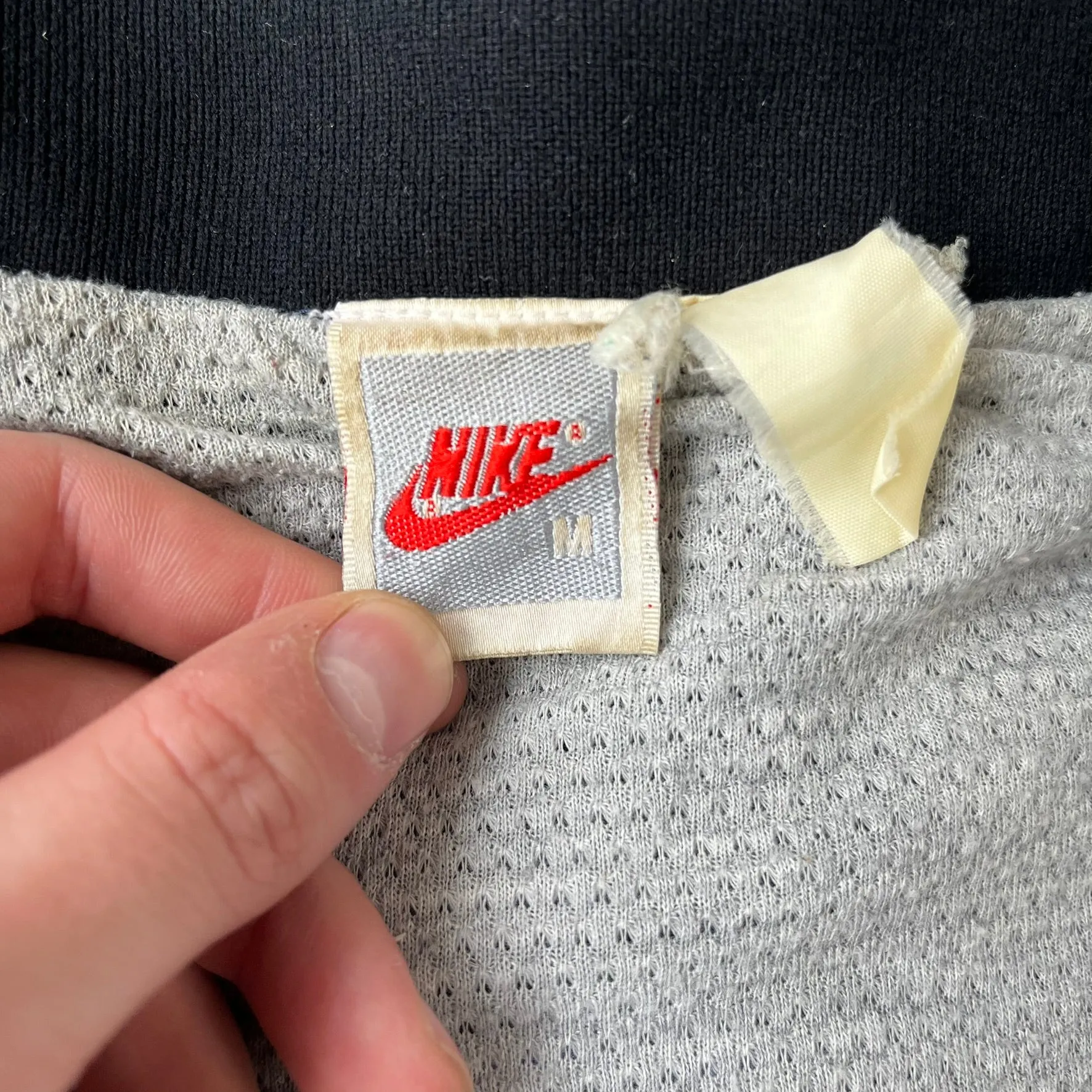 D- Vintage 80s Nike Script Zip Up Bomber Style Windbreaker sold by HG Vintage product image thumbnail 5