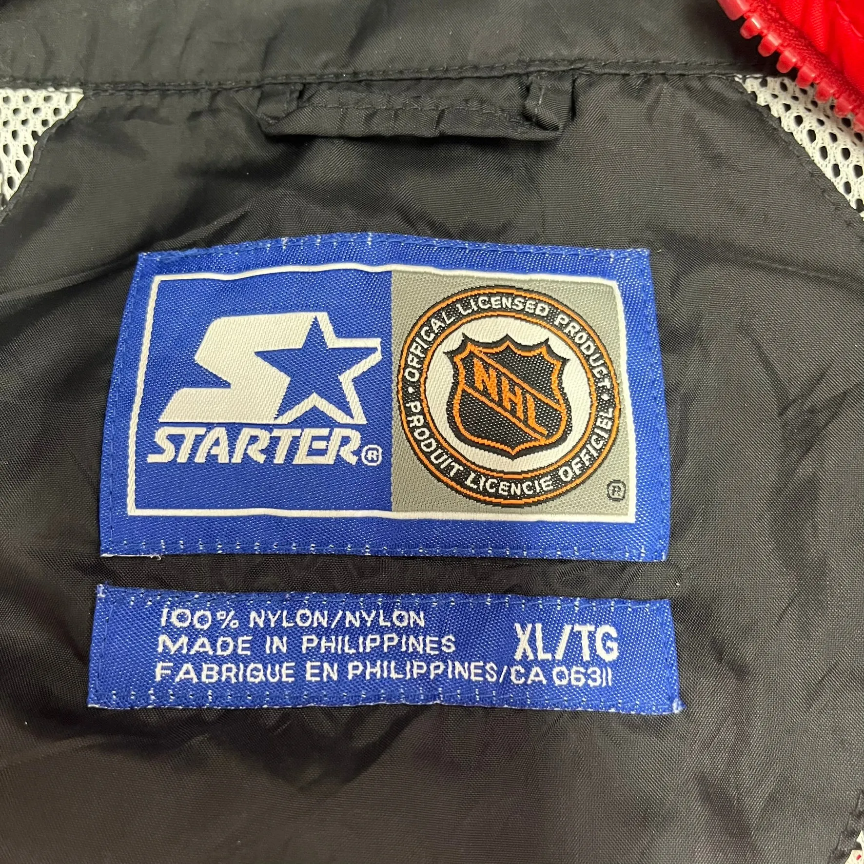 D- Vintage Detroit Red Wings NHL Starter Windbreaker Jacket sold by HG Vintage product image thumbnail 3