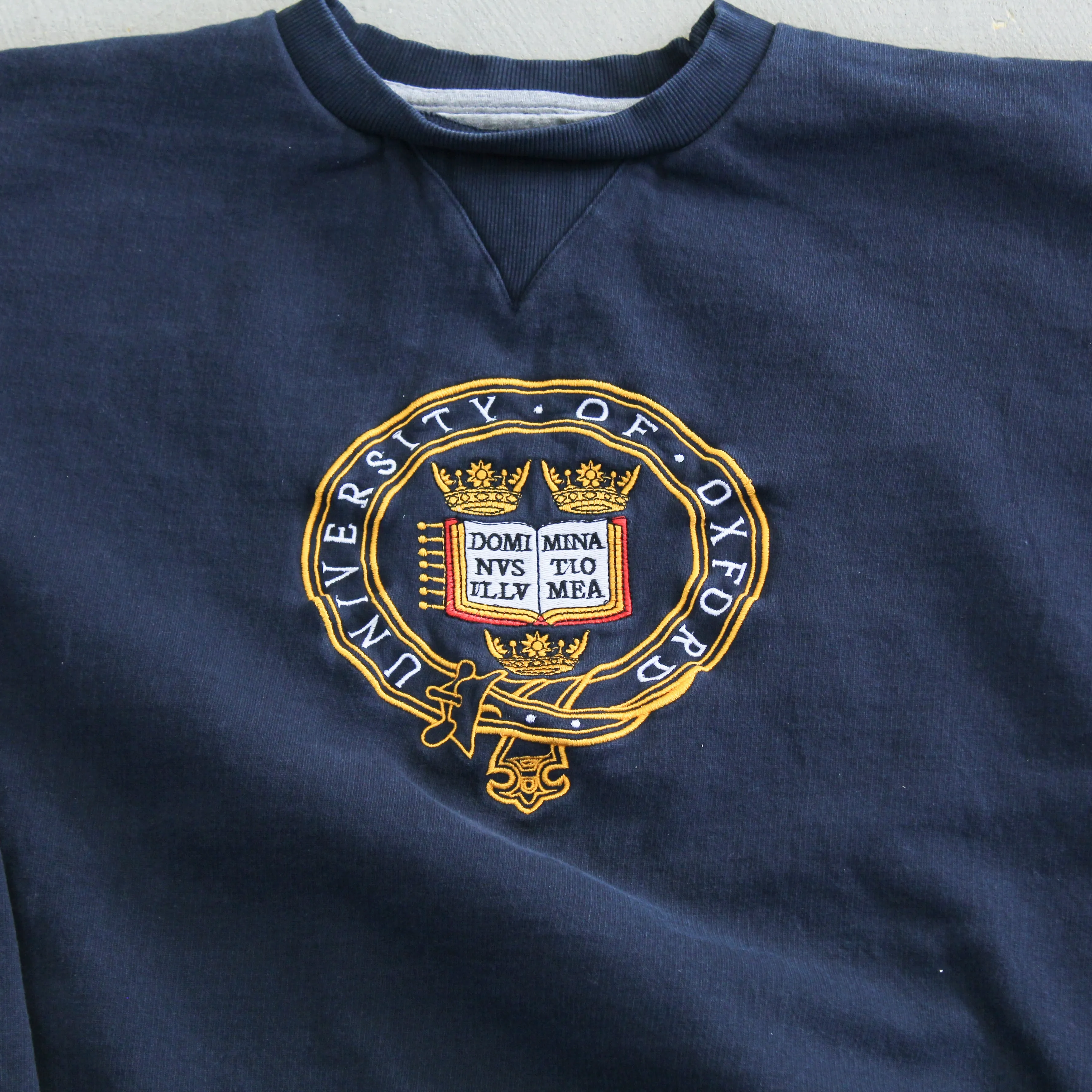 F- 2012 University Of Oxford Embroidered Text & Crest Crewneck sold by HG Vintage product image thumbnail 2