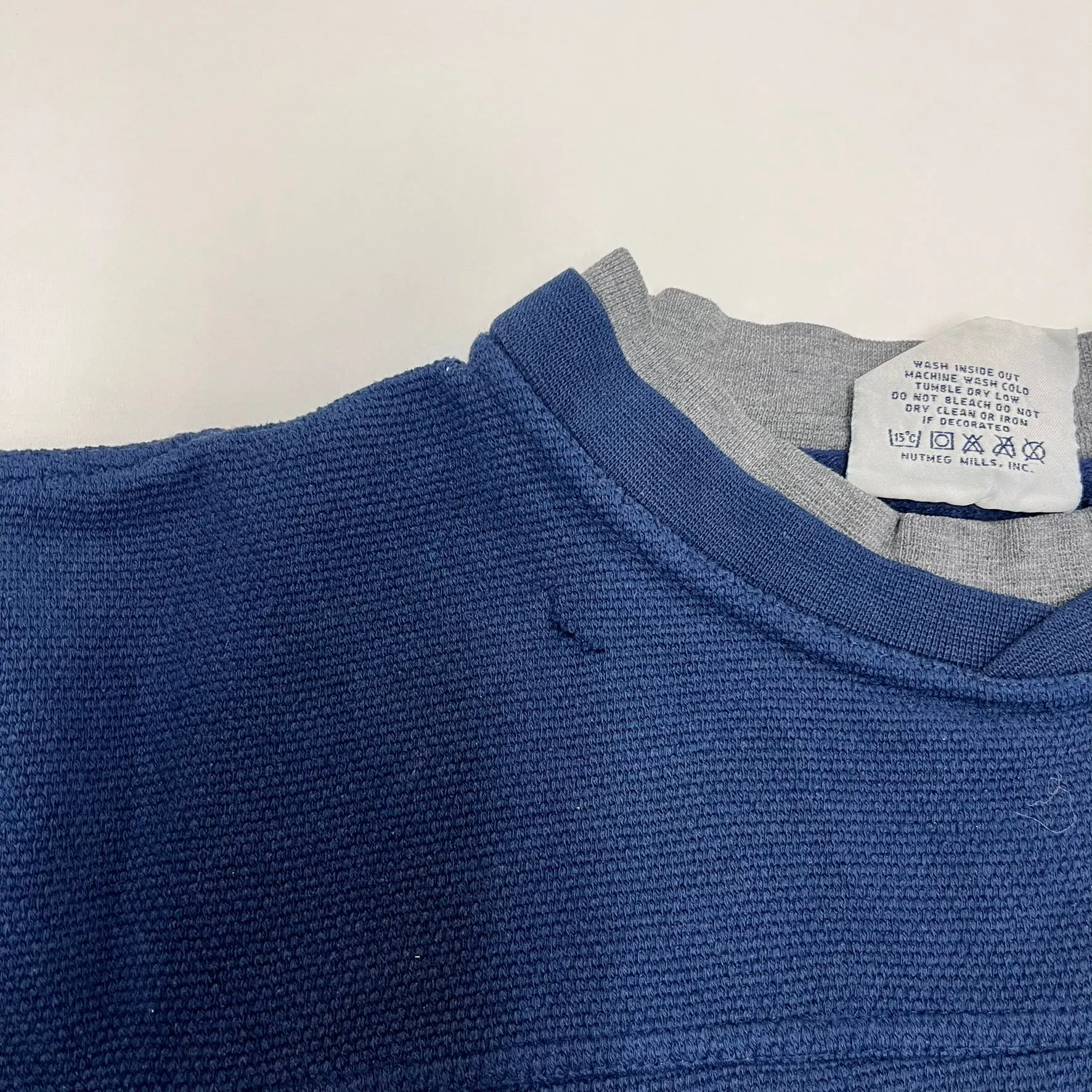 F- Vintage New York Yankees MLB Lee Embroidered Logo & Text Crewneck sold by HG Vintage product image thumbnail 3