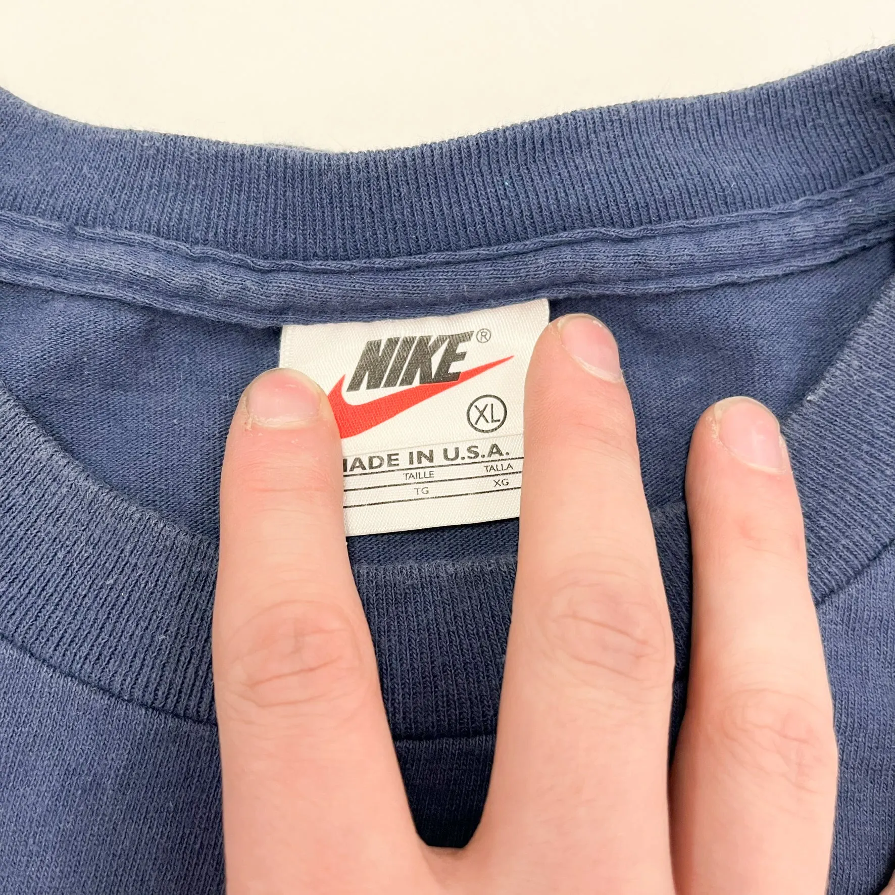 F- Vintage 96' Nike Honolulu Marathon Race Support Team Graphic Tee sold by HG Vintage product image thumbnail 4