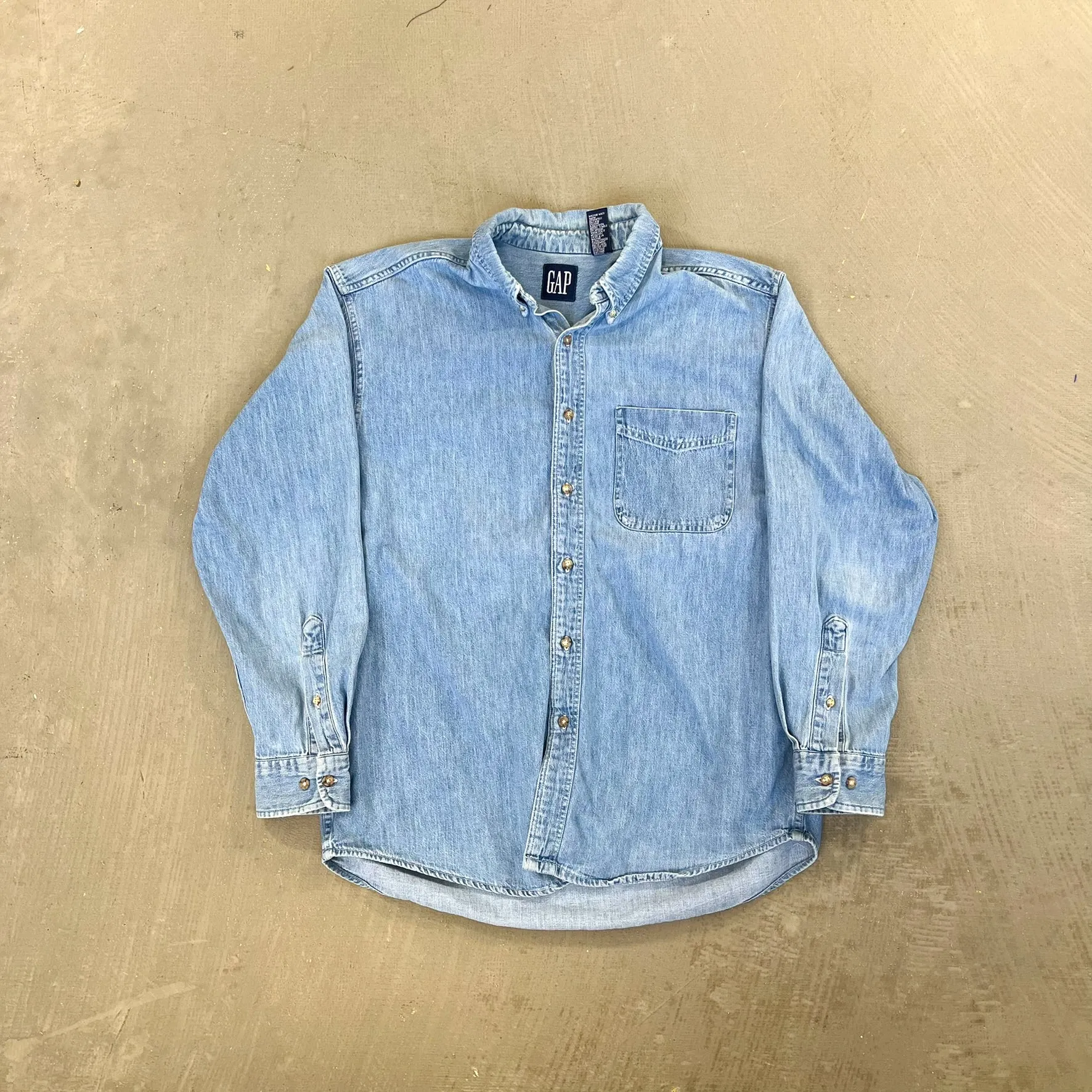 F-Vintage GAP Denim Button Down Shirt sold by HG Vintage