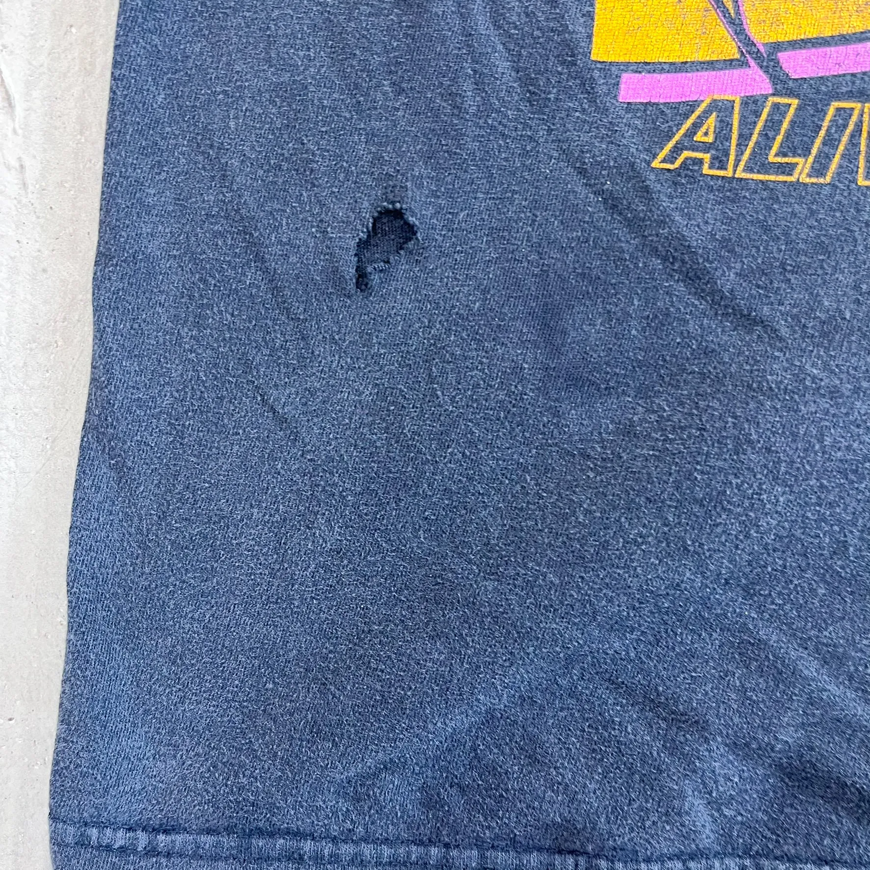 F- Vintage '97 Kiss Alive Worldwide Tour Text & Picture Tee sold by HG Vintage product image thumbnail 5