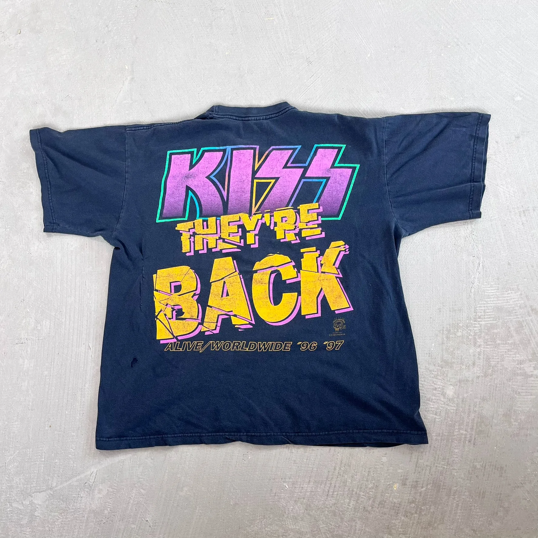 F- Vintage '97 Kiss Alive Worldwide Tour Text & Picture Tee sold by HG Vintage product image thumbnail 3