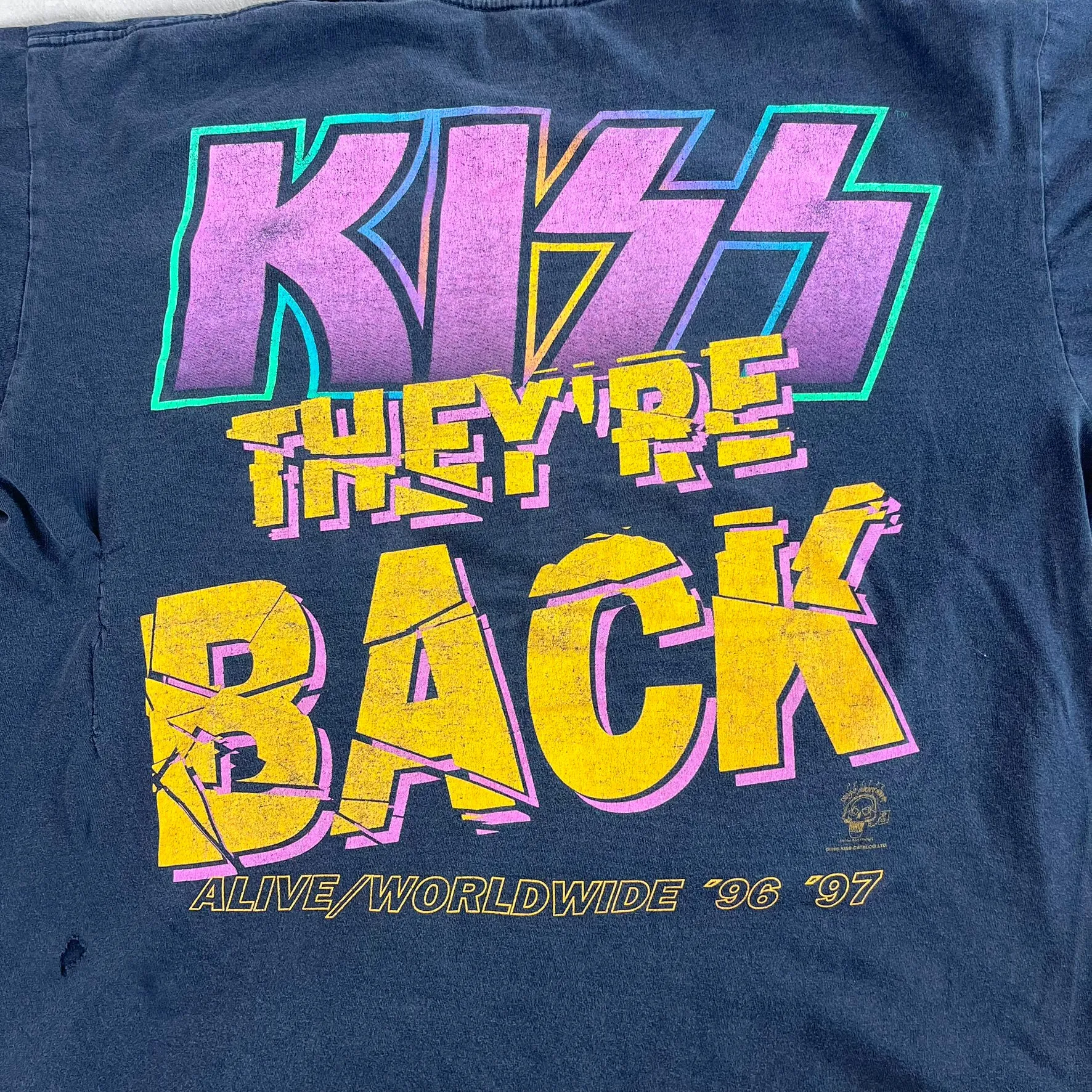 F- Vintage '97 Kiss Alive Worldwide Tour Text & Picture Tee sold by HG Vintage product image thumbnail 4