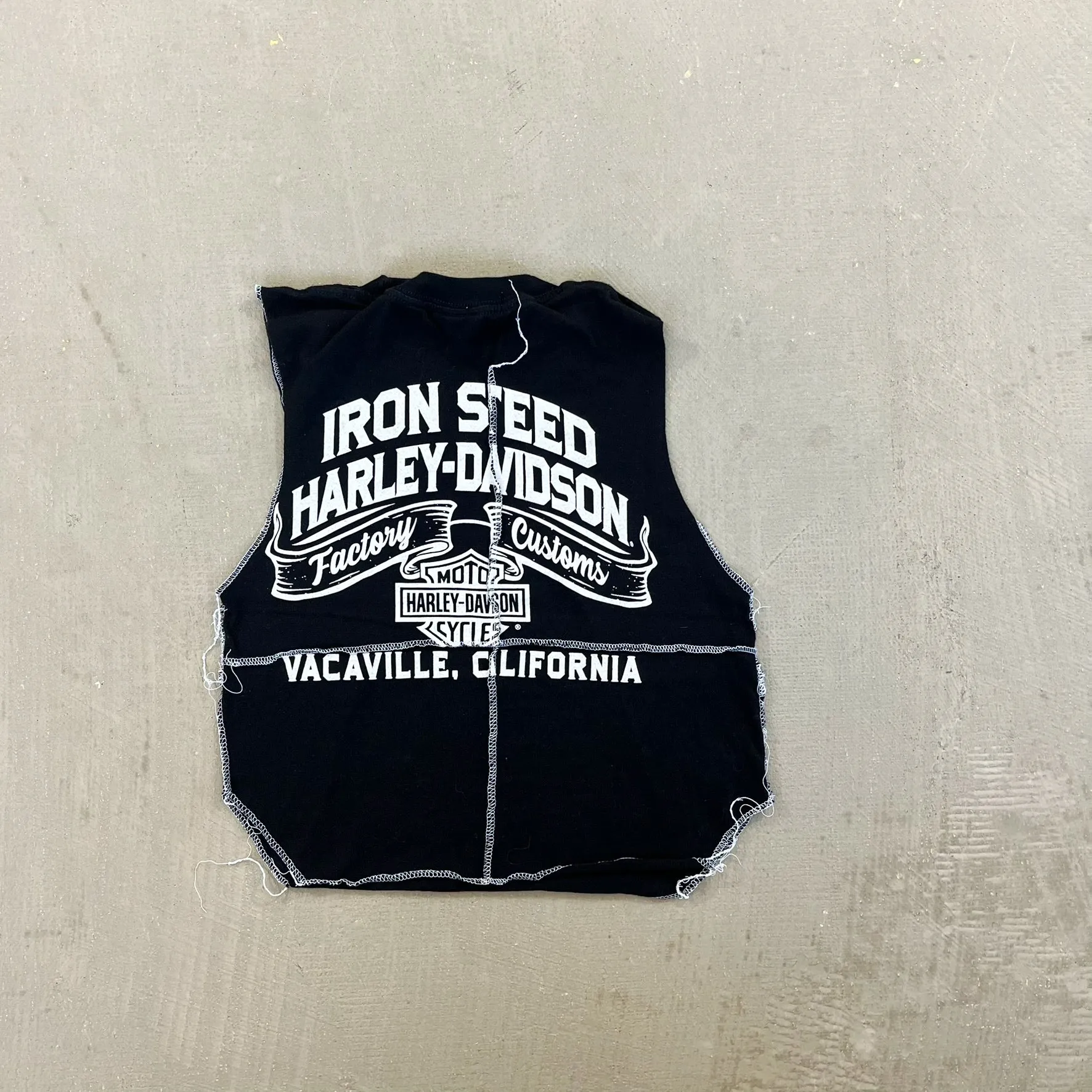 F- HOM Harley Davidson Vacaville Reworked Dbl Stitch Crop Top sold by HG Vintage product image thumbnail 4