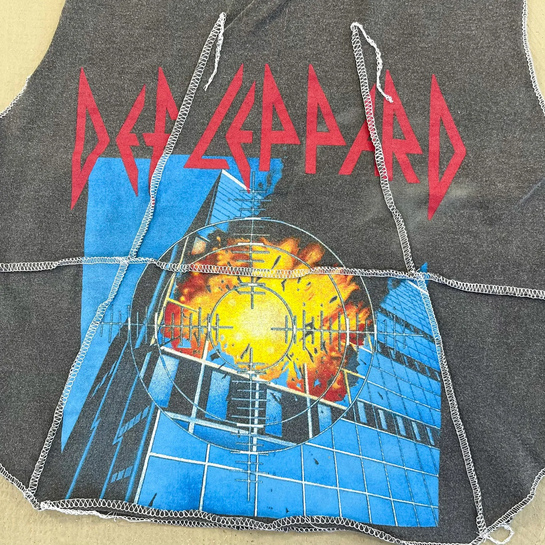 F- HOM Def Leppard Reworked Dbl Stitch Crop Top sold by HG Vintage product image thumbnail 2
