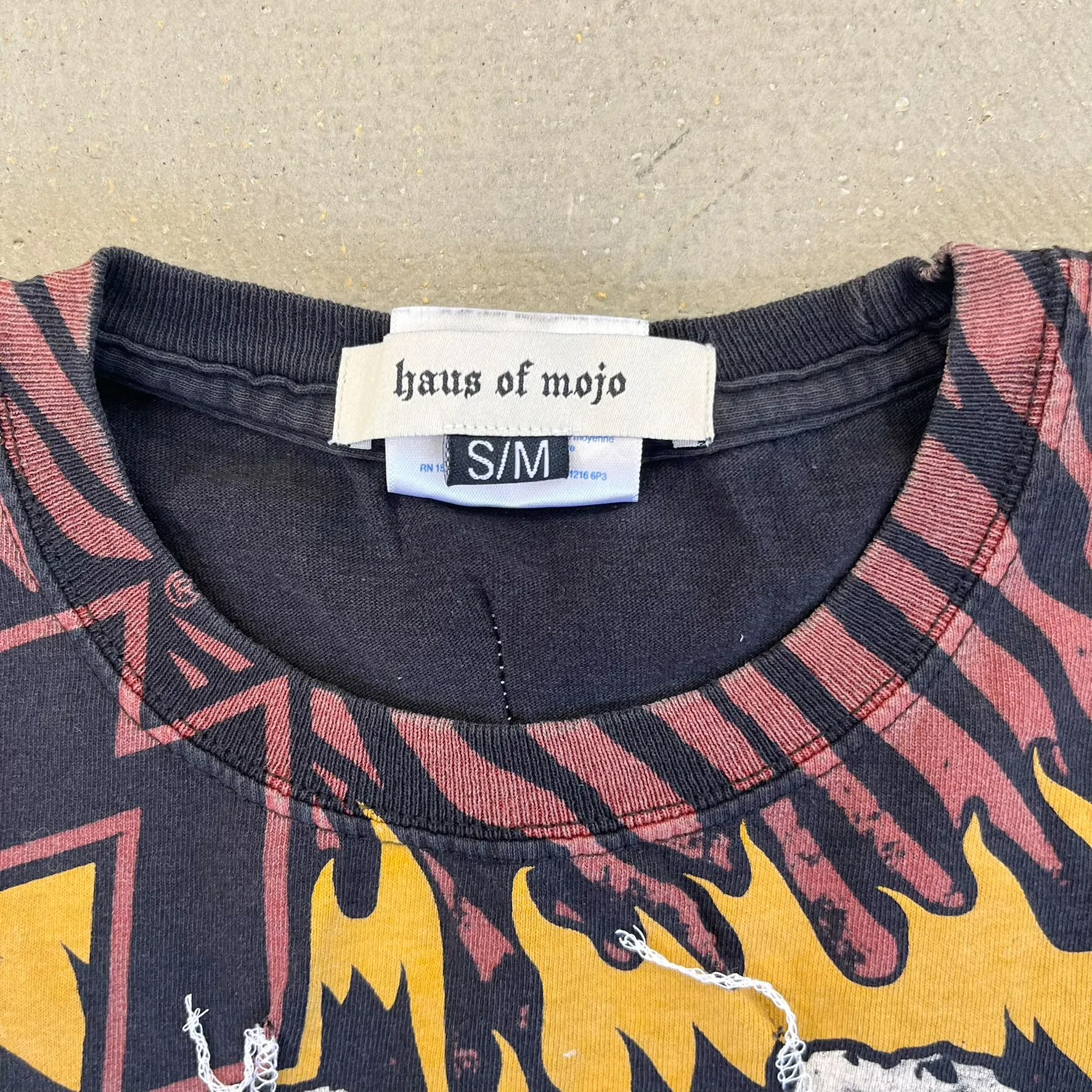 F- HOM KISS Jumbo Print Reworked Dbl Stitch Crop Top sold by HG Vintage product image thumbnail 3