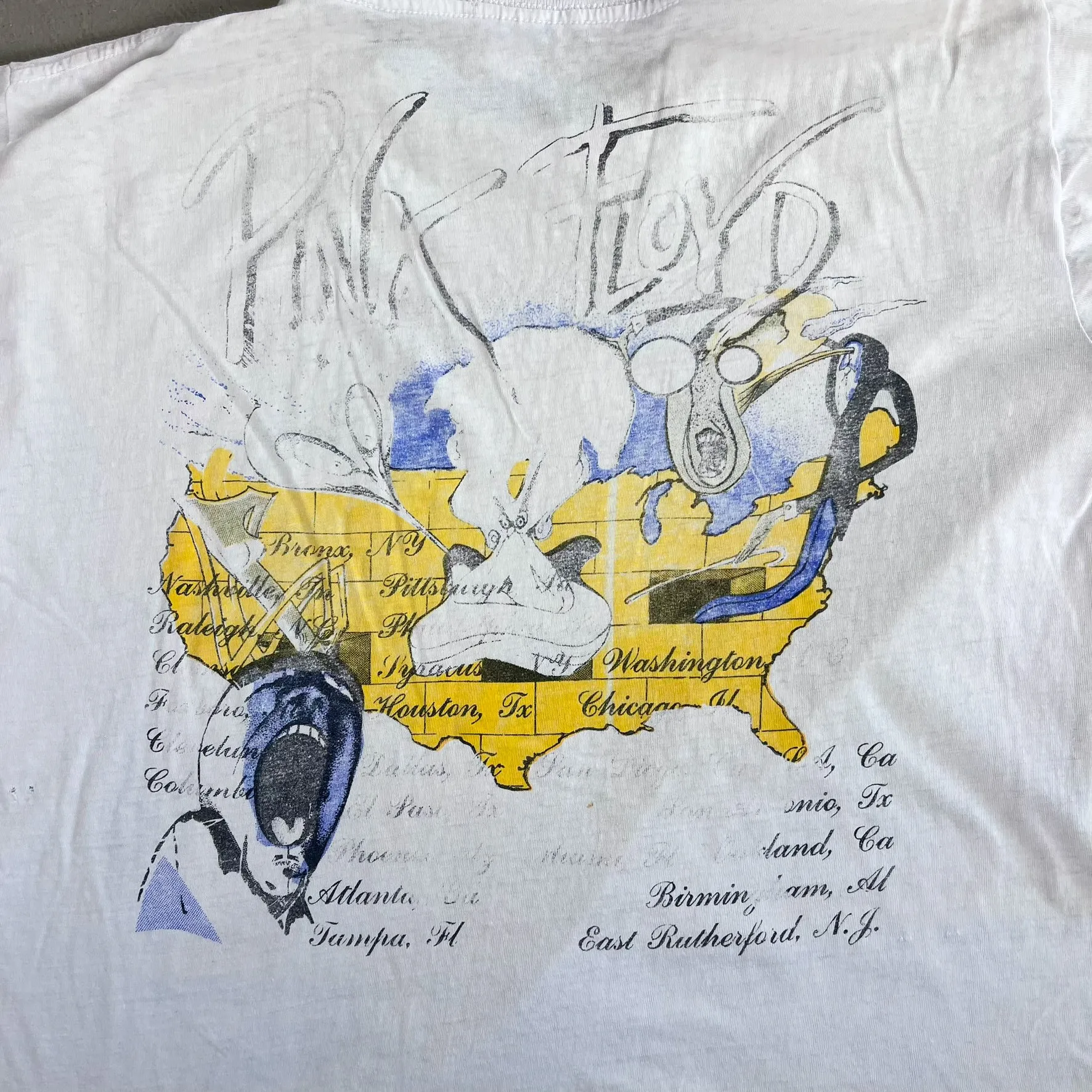F- Vintage '94 Pink Floyd Division Bell US Tour Graphic Single Stitch Tee sold by HG Vintage product image thumbnail 4