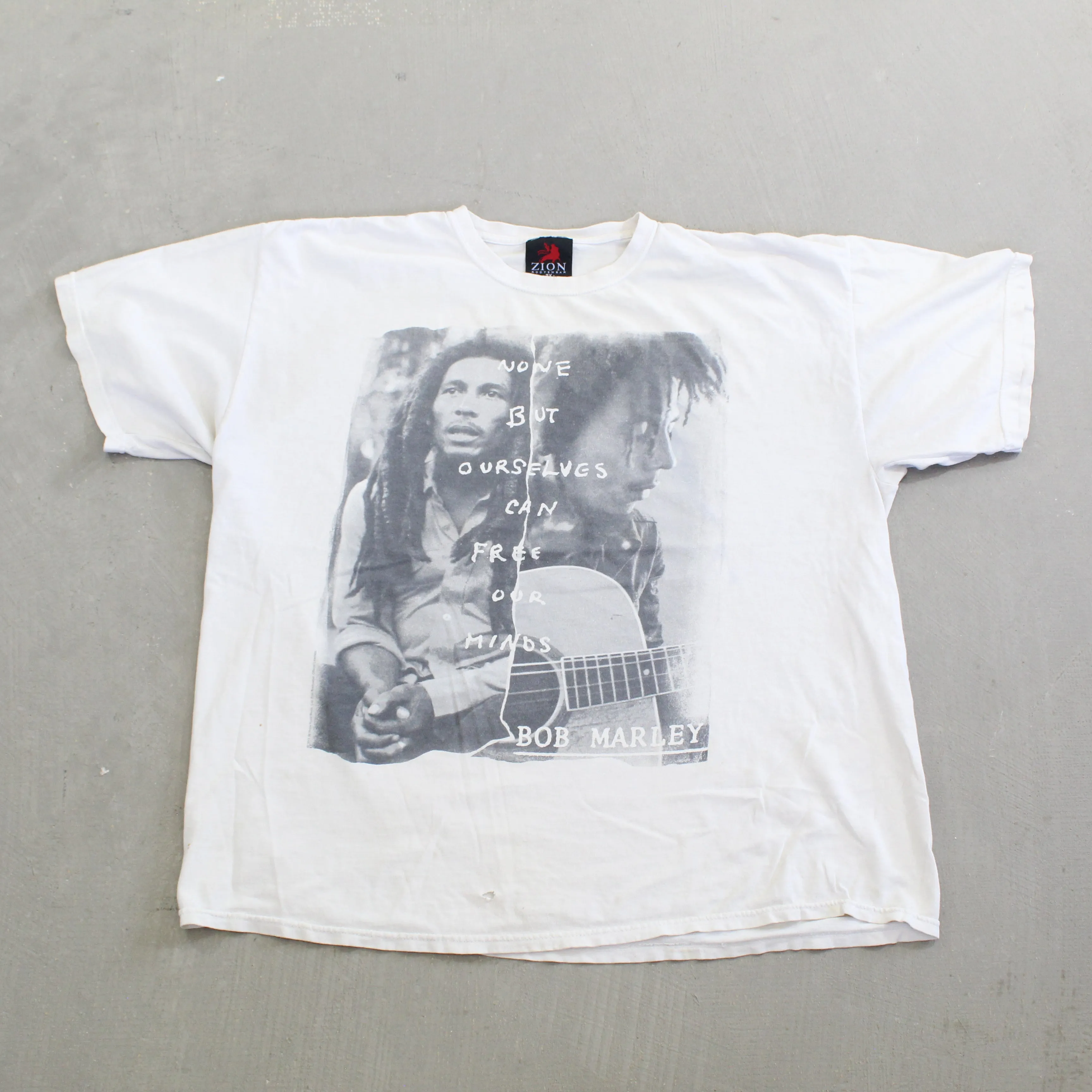 F- 2011 Bob Marley Zion Apparel Picture Tee sold by HG Vintage