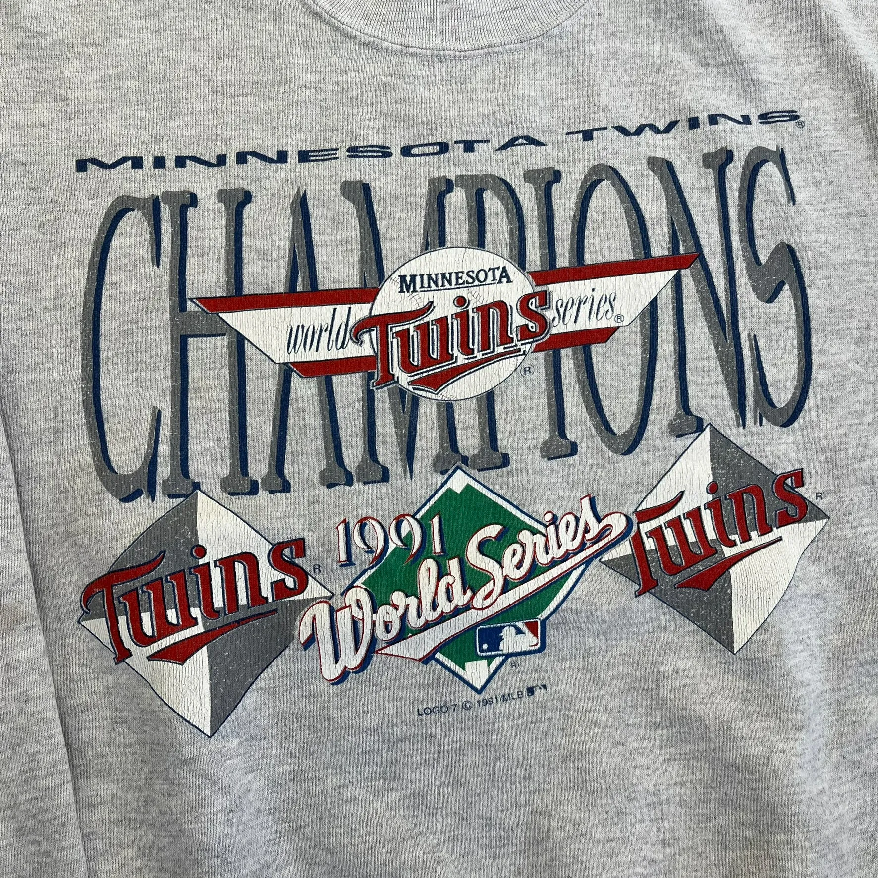 F- Vintage 1991 World Series Minnesota Twins Champions MLB Logo 7 Crewneck sold by HG Vintage product image thumbnail 2