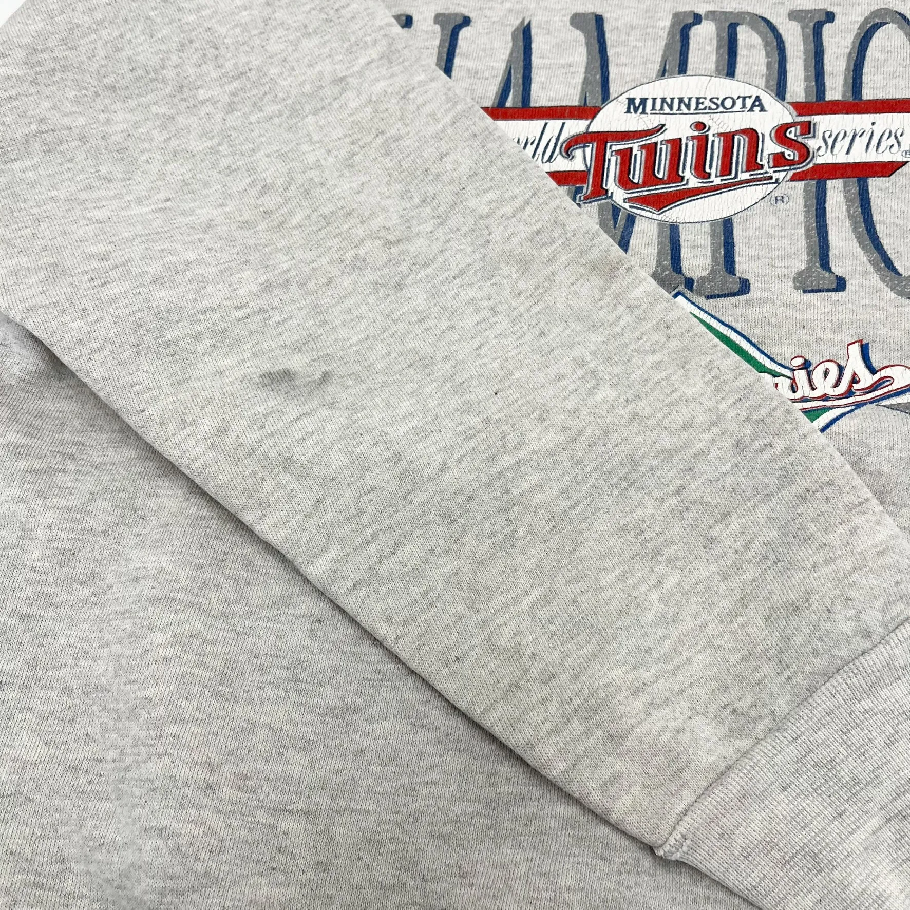 F- Vintage 1991 World Series Minnesota Twins Champions MLB Logo 7 Crewneck sold by HG Vintage product image thumbnail 5