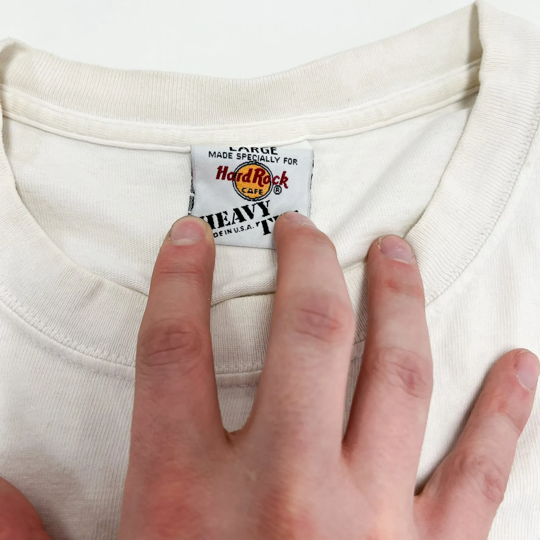 F- Vintage Hard Rock Cafe Maui Graphic Tee sold by HG Vintage product image thumbnail 5