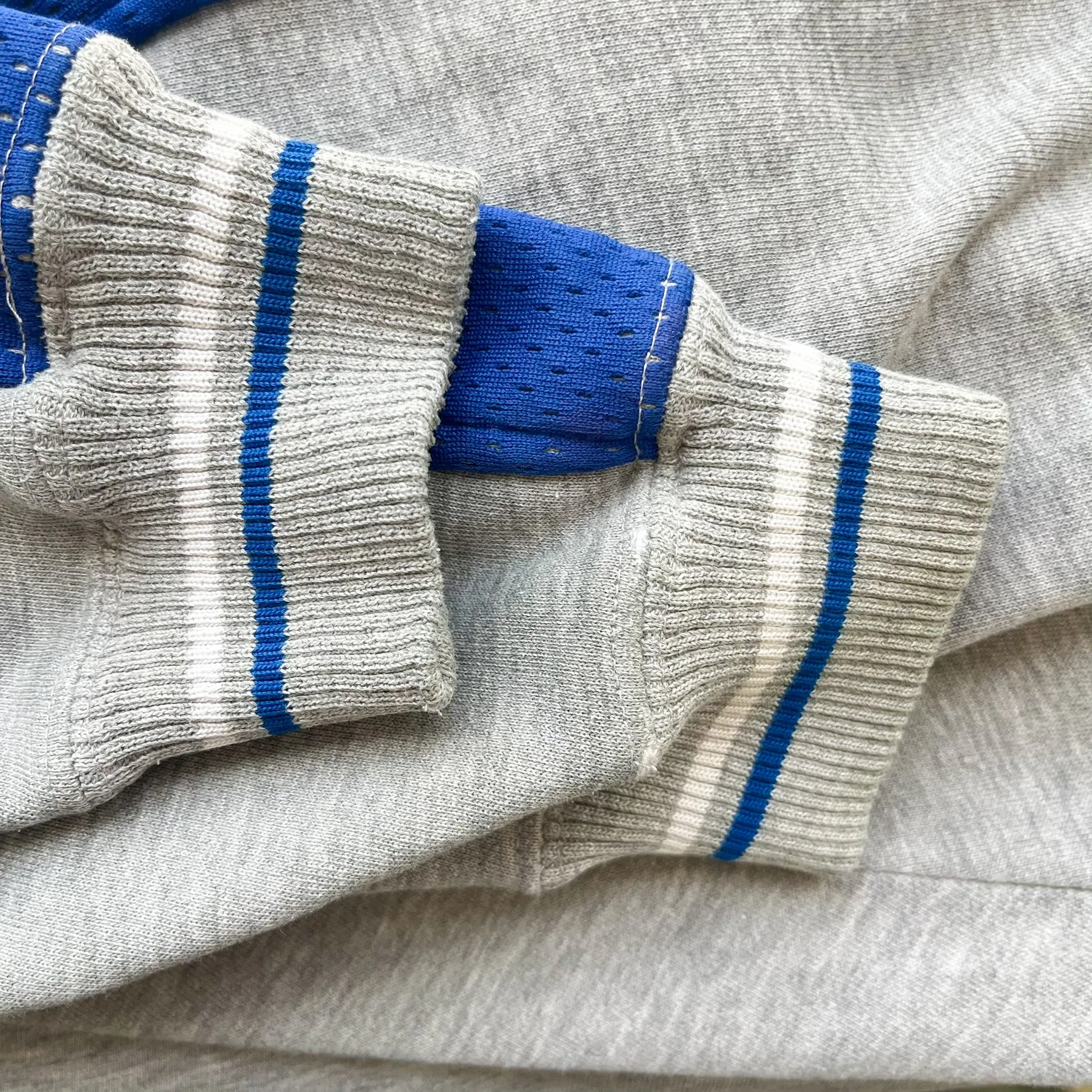 F- Vintage New York Giants NFL Lee Embroidered Text Crewneck sold by HG Vintage product image thumbnail 3