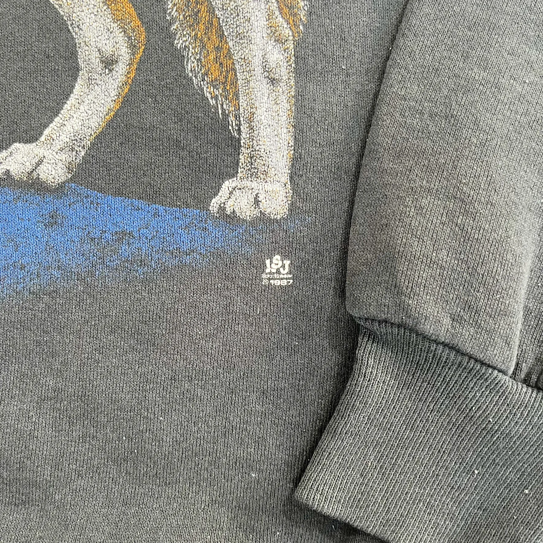 F- Vintage '87 Wolf & Blue Moon Jerzees Tag Crewneck sold by HG Vintage product image thumbnail 3