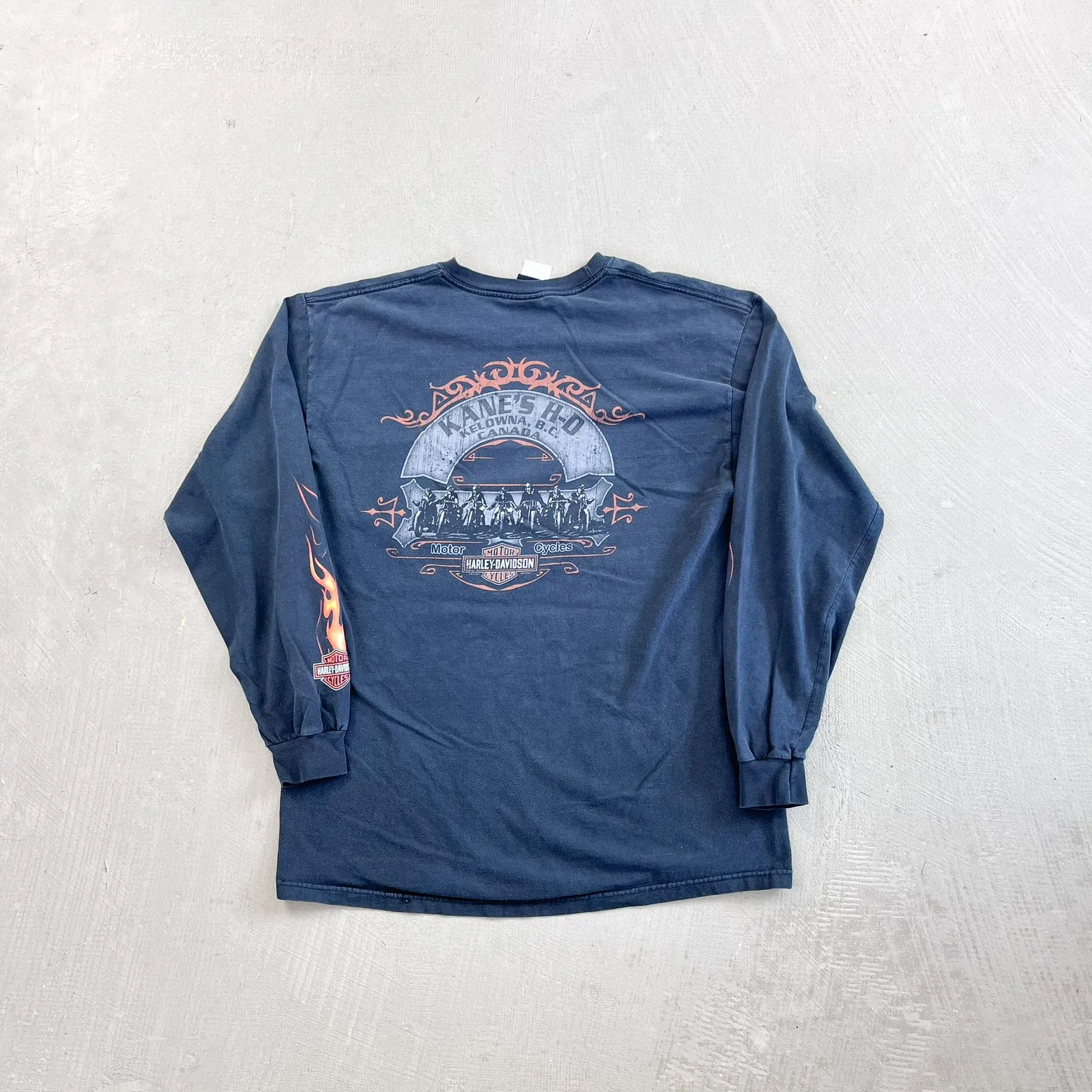 F- Vintage '05 Harley Davidson Kelowna BC Fire Graphic Long Sleeve Tee sold by HG Vintage product image thumbnail 5