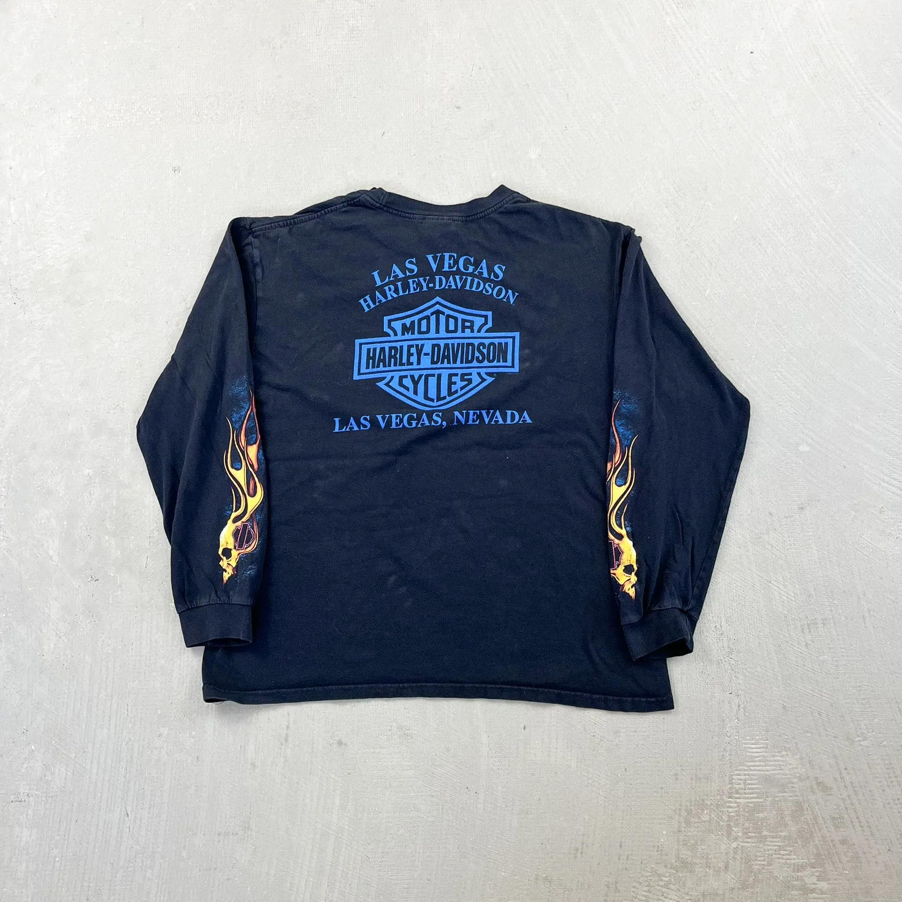 F- '11 Harley Davidson Las Vegas Nevada Skulls & Flames Long Sleeve Tee sold by HG Vintage product image thumbnail 4
