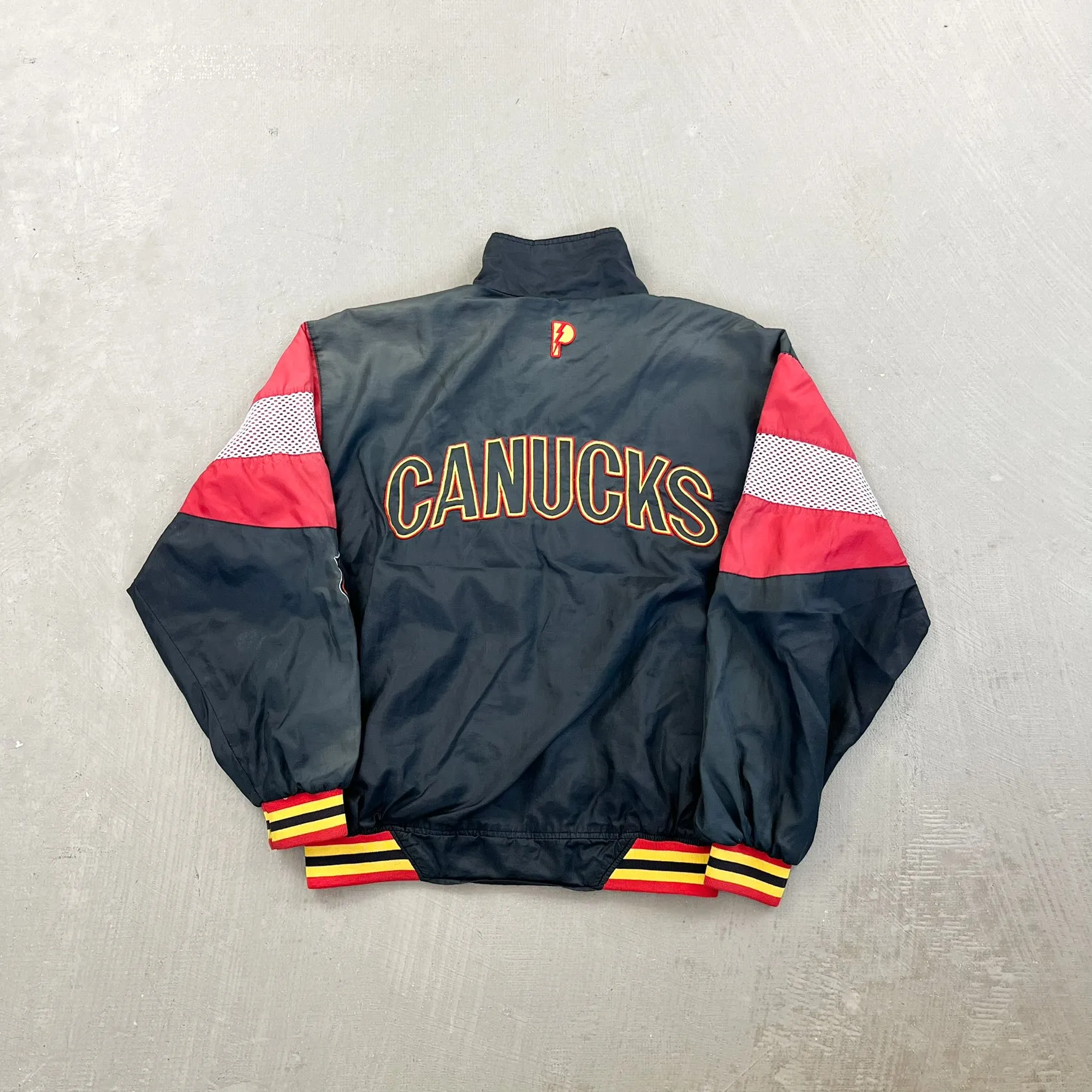 F- Vintage Vancouver Canucks NHL Pro Player Zip Up Windbreaker sold by HG Vintage product image thumbnail 5