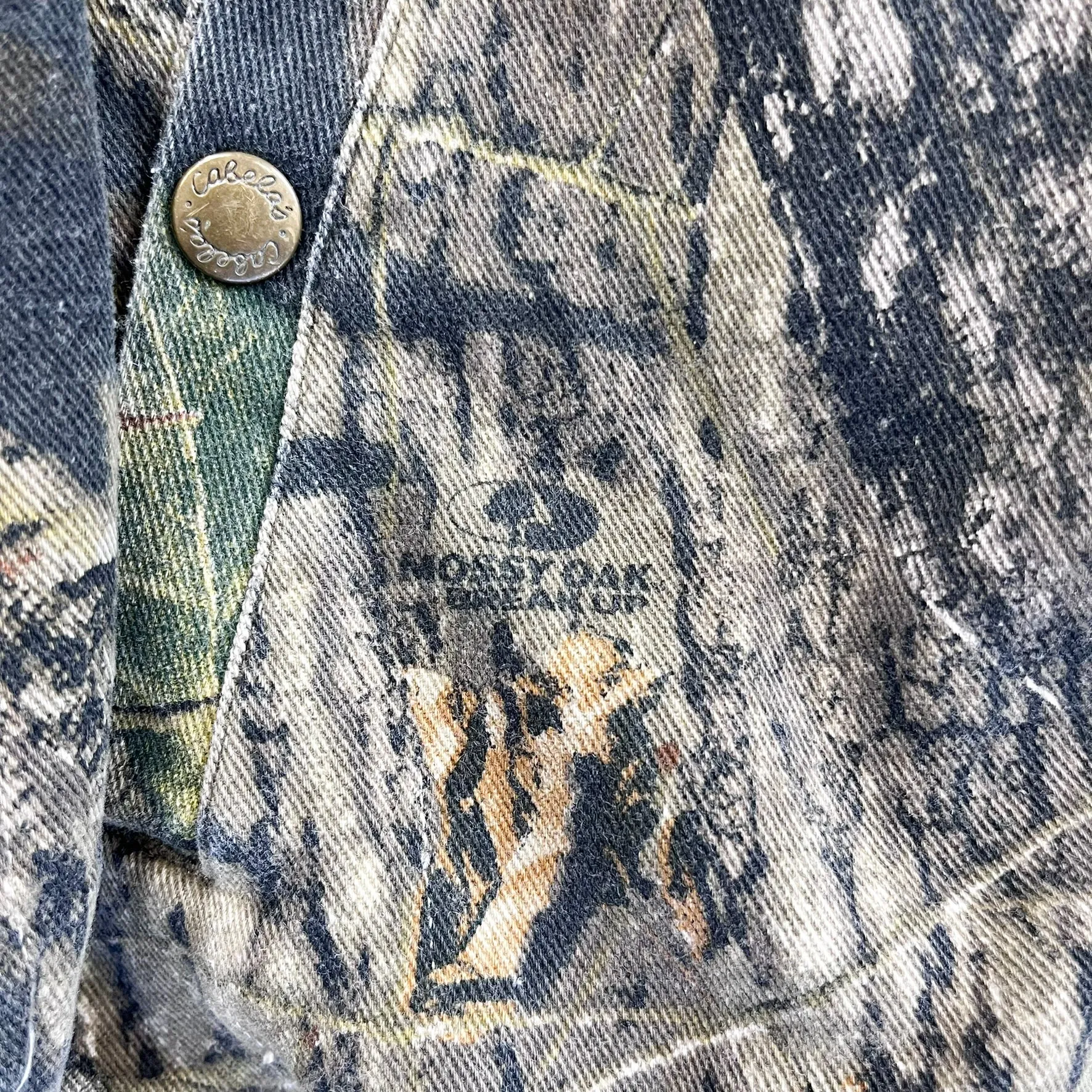 F- Vintage Cabela's Real Tree Camo Hooded Bomber Jacket sold by HG Vintage product image thumbnail 4