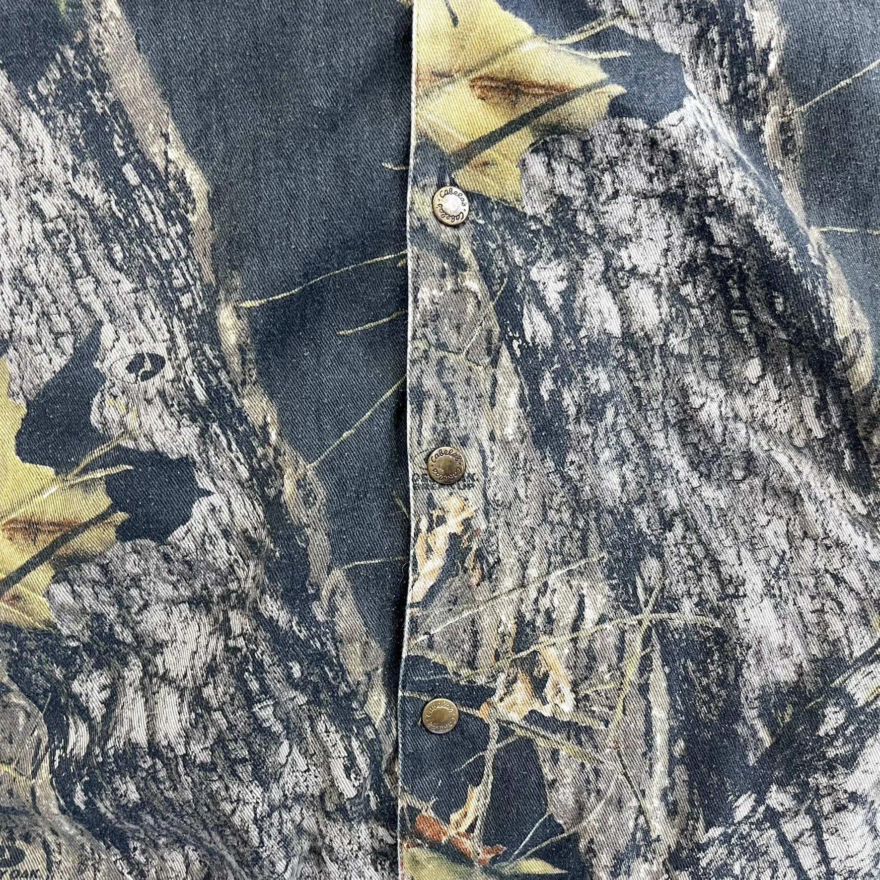 F- Vintage Cabela's Real Tree Camo Hooded Bomber Jacket sold by HG Vintage product image thumbnail 2