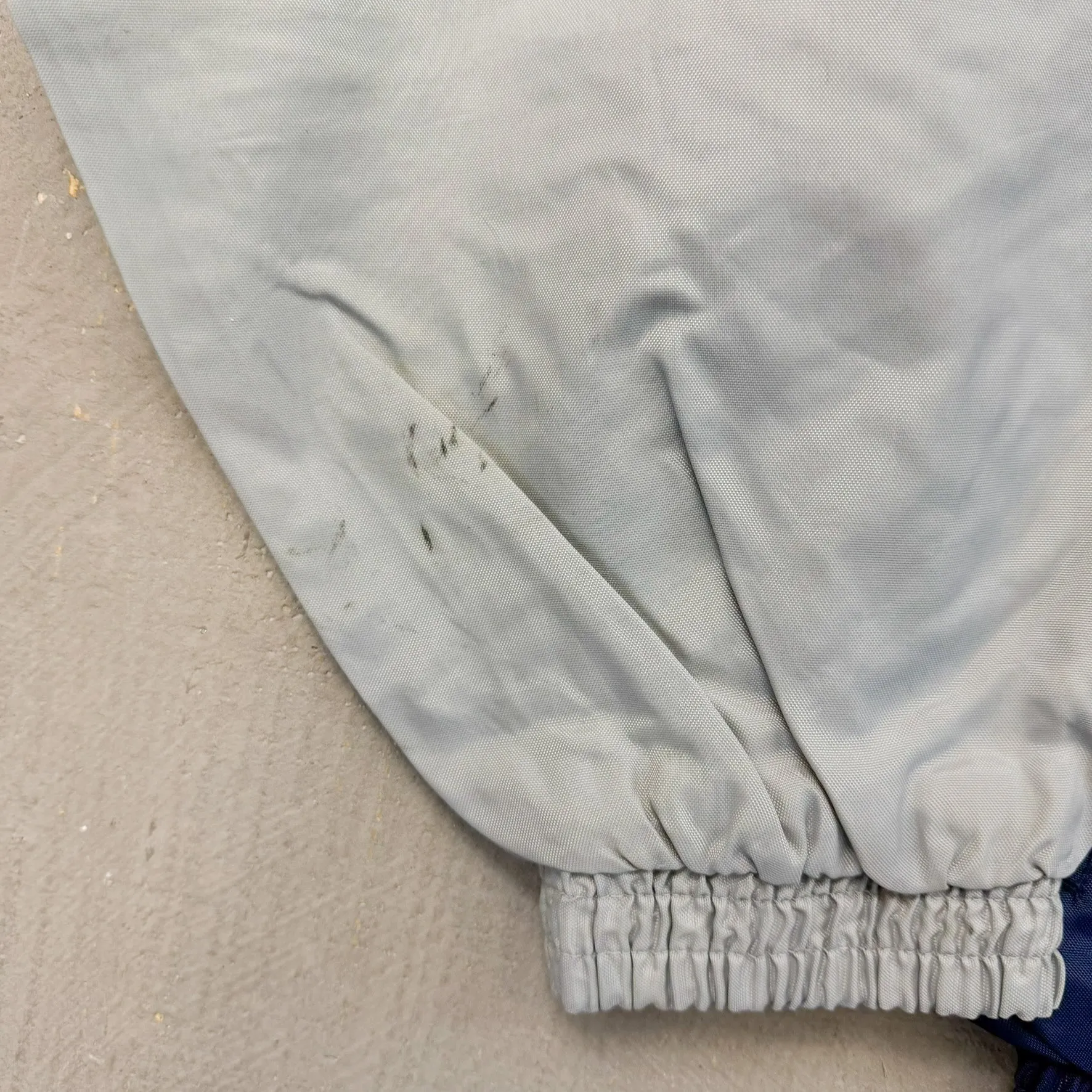 F- Vintage New York Yankees MLB Majestic Text Zip Up Windbreaker sold by HG Vintage product image thumbnail 2