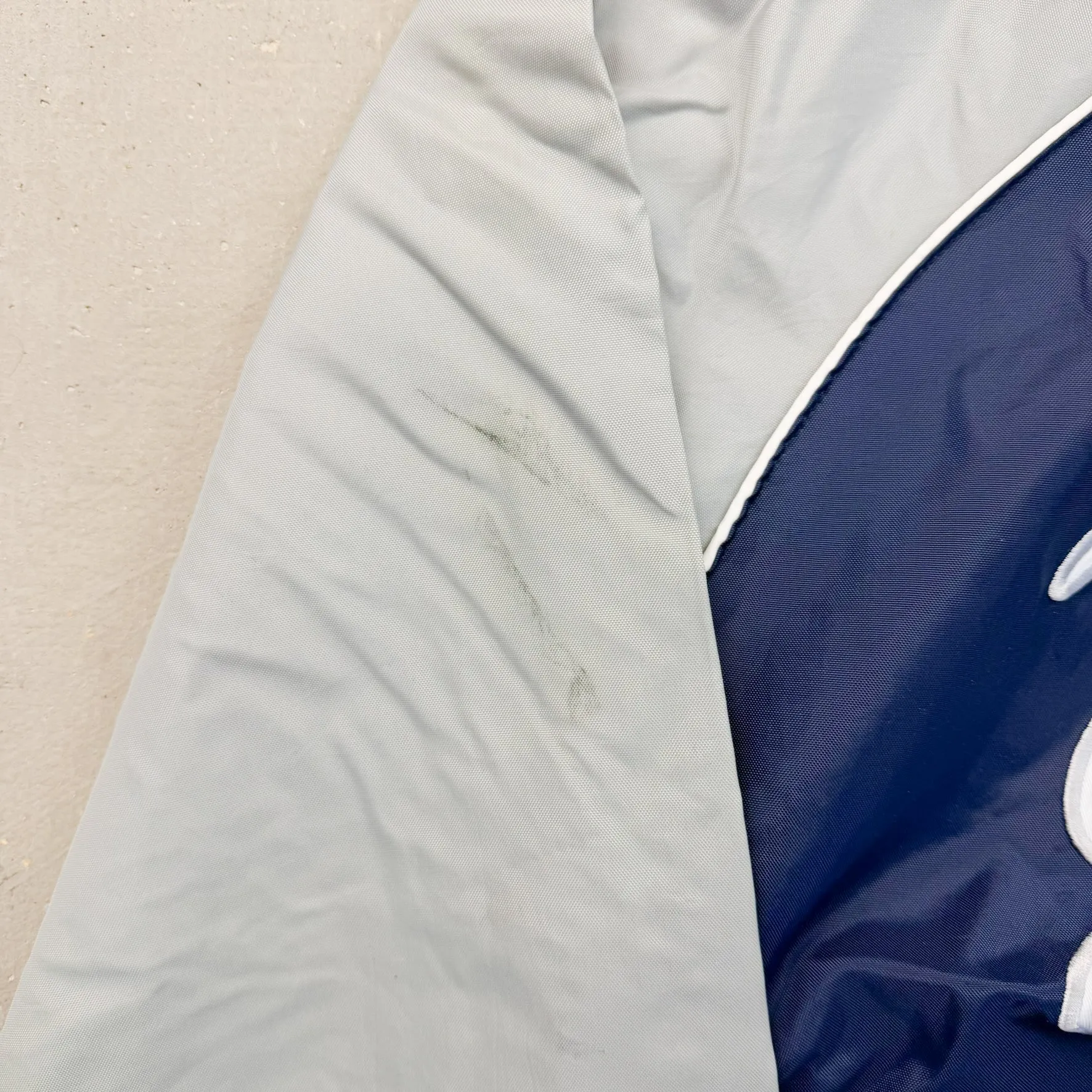 F- Vintage New York Yankees MLB Majestic Text Zip Up Windbreaker sold by HG Vintage product image thumbnail 4