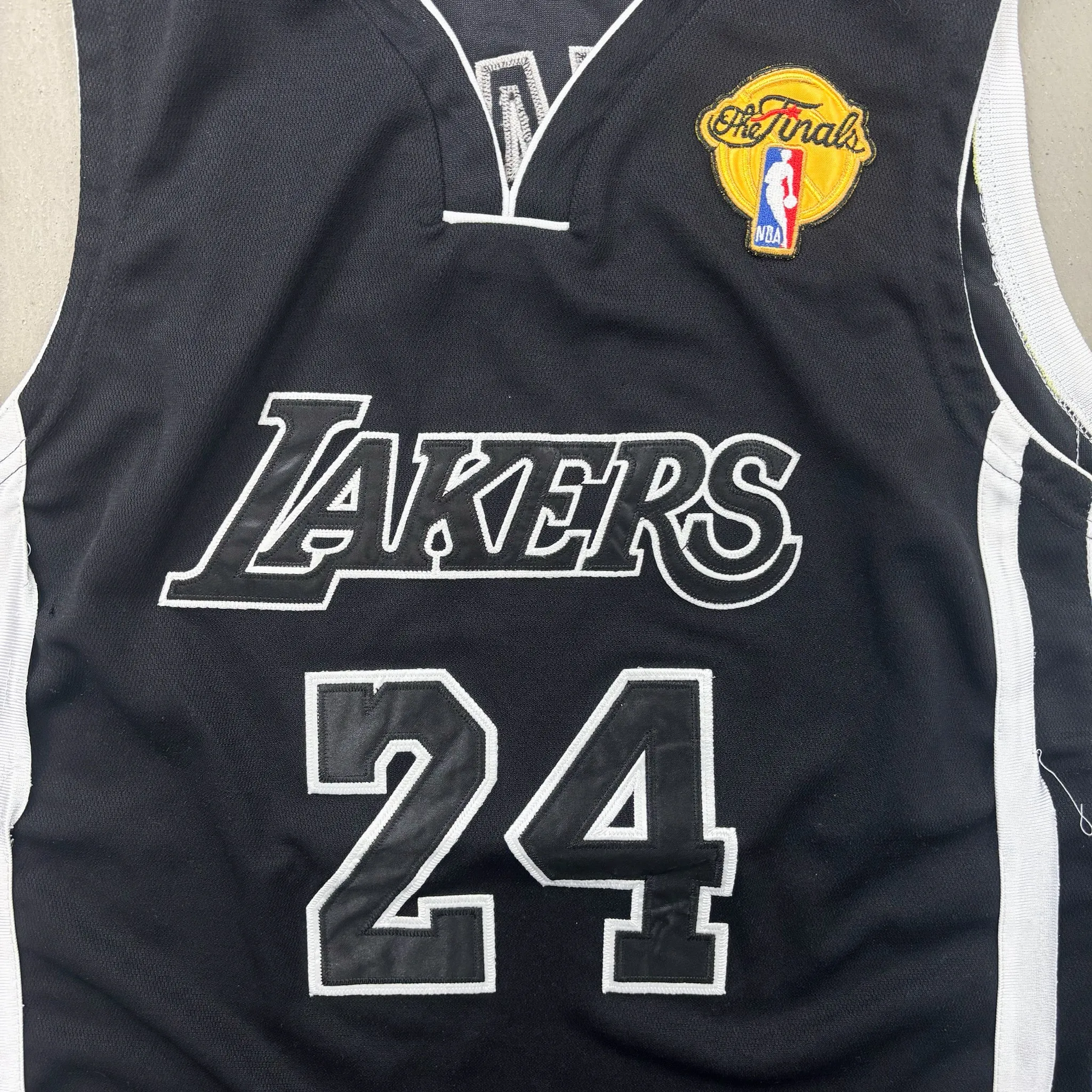 F- Vintage Los Angeles Lakers NBA Kobe Bryant Finals Adidas Jersey sold by HG Vintage product image thumbnail 2