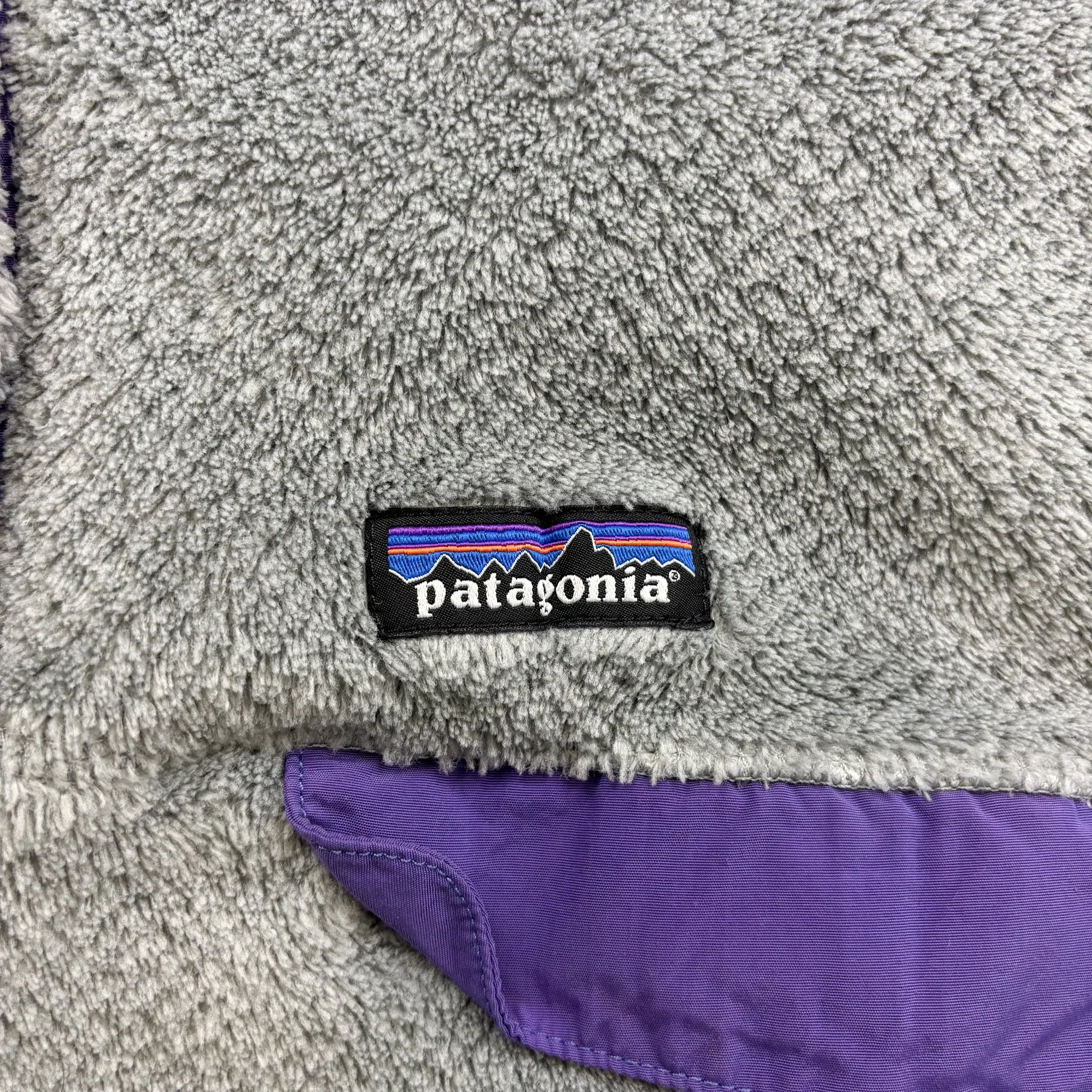 F- Patagonia Quarter Button Grey Polar Fleece sold by HG Vintage product image thumbnail 2