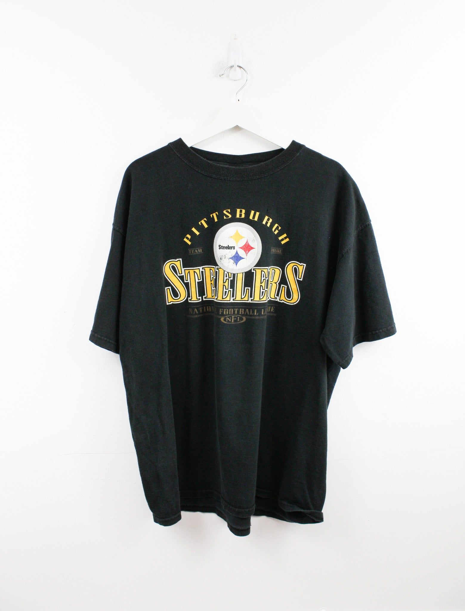 NFL Pittsburgh Steelers Graphic Logo Tee sold by HG Vintage