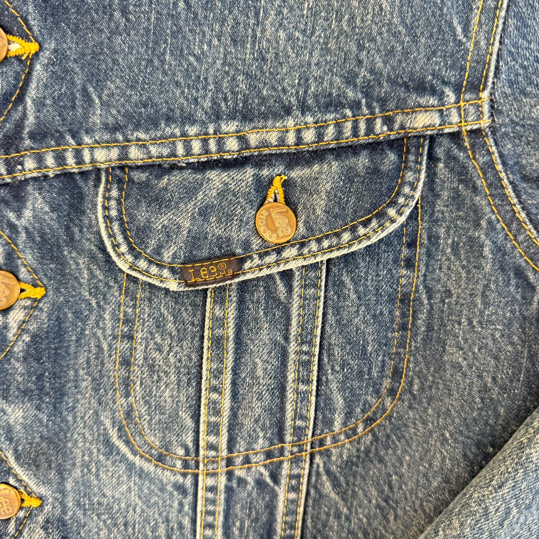 F- Vintage Lee Made In Canada Blanket Lined Denim Jacket sold by HG Vintage product image thumbnail 5