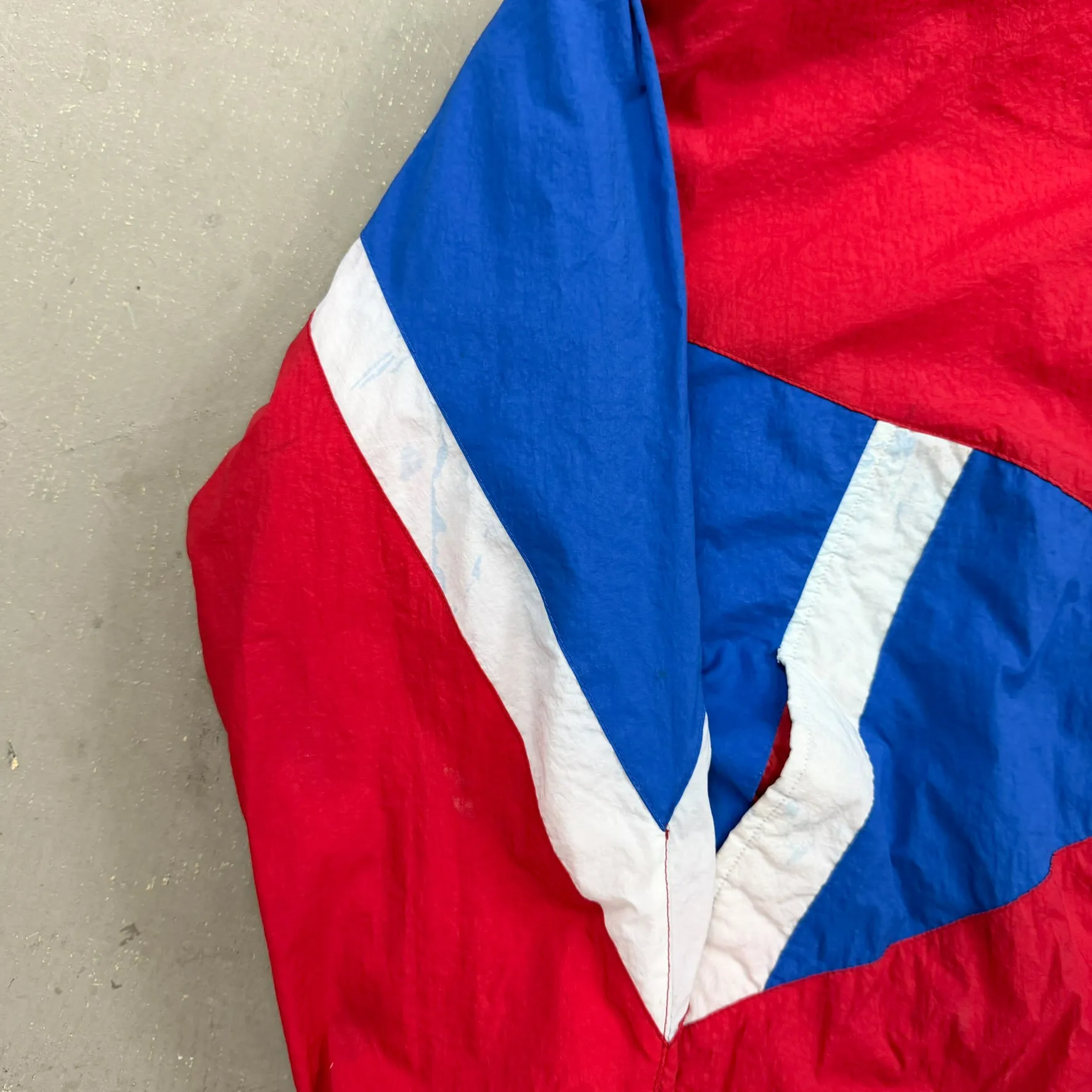 F- Vintage Montreal Canadiens NHL New Faces Zip Up Winter Jacket sold by HG Vintage product image thumbnail 5