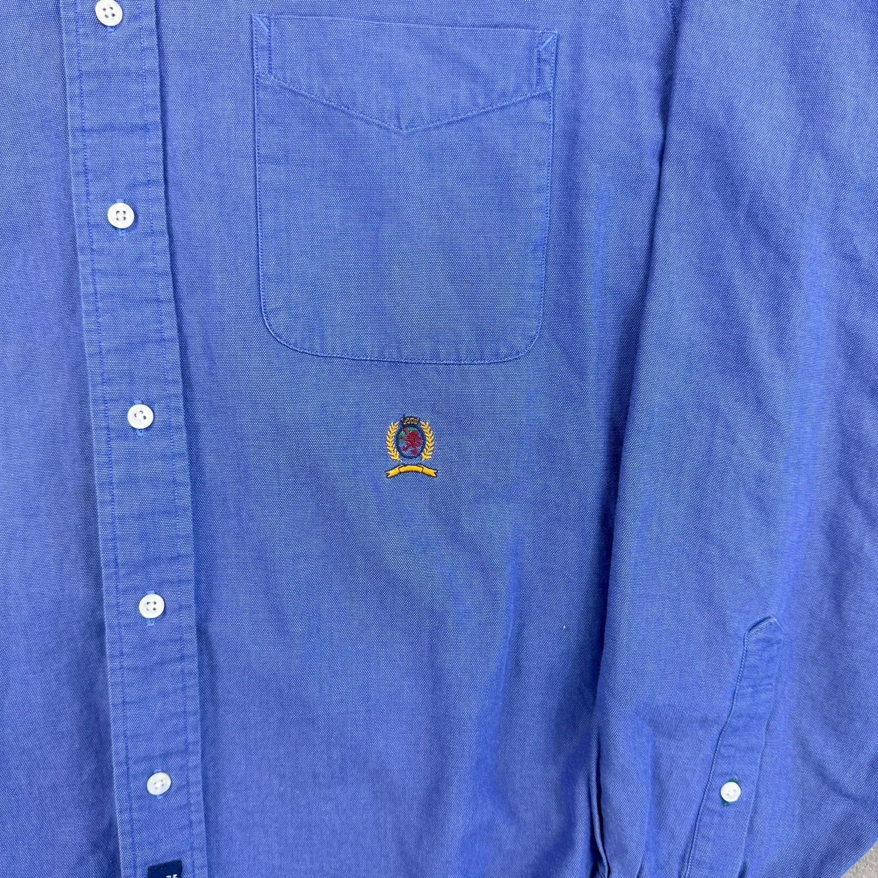 F- Vintage Tommy Hilfiger Solid Color Blue Embroidered Crest Button Down Shirt sold by HG Vintage product image thumbnail 3