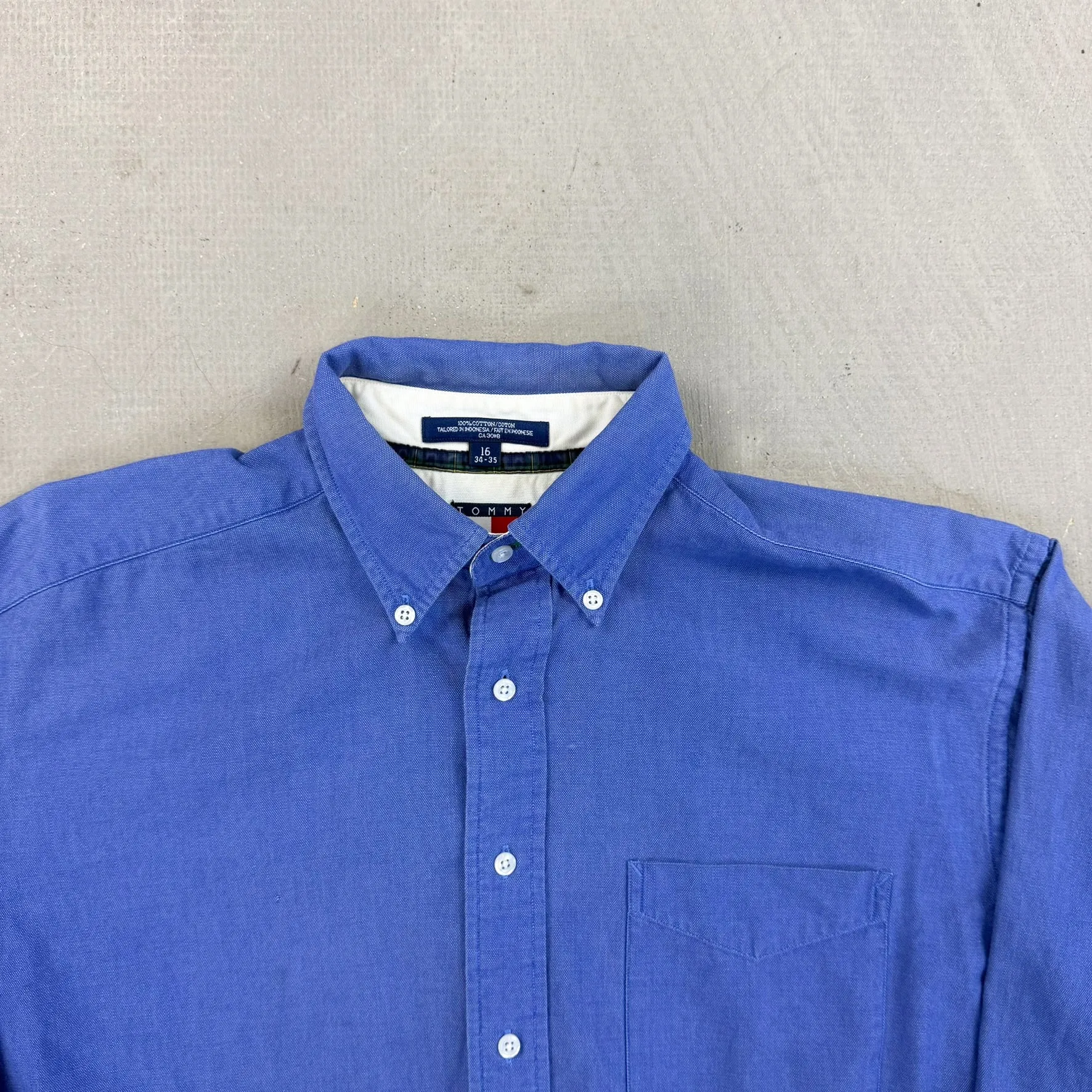 F- Vintage Tommy Hilfiger Solid Color Blue Embroidered Crest Button Down Shirt sold by HG Vintage product image thumbnail 4
