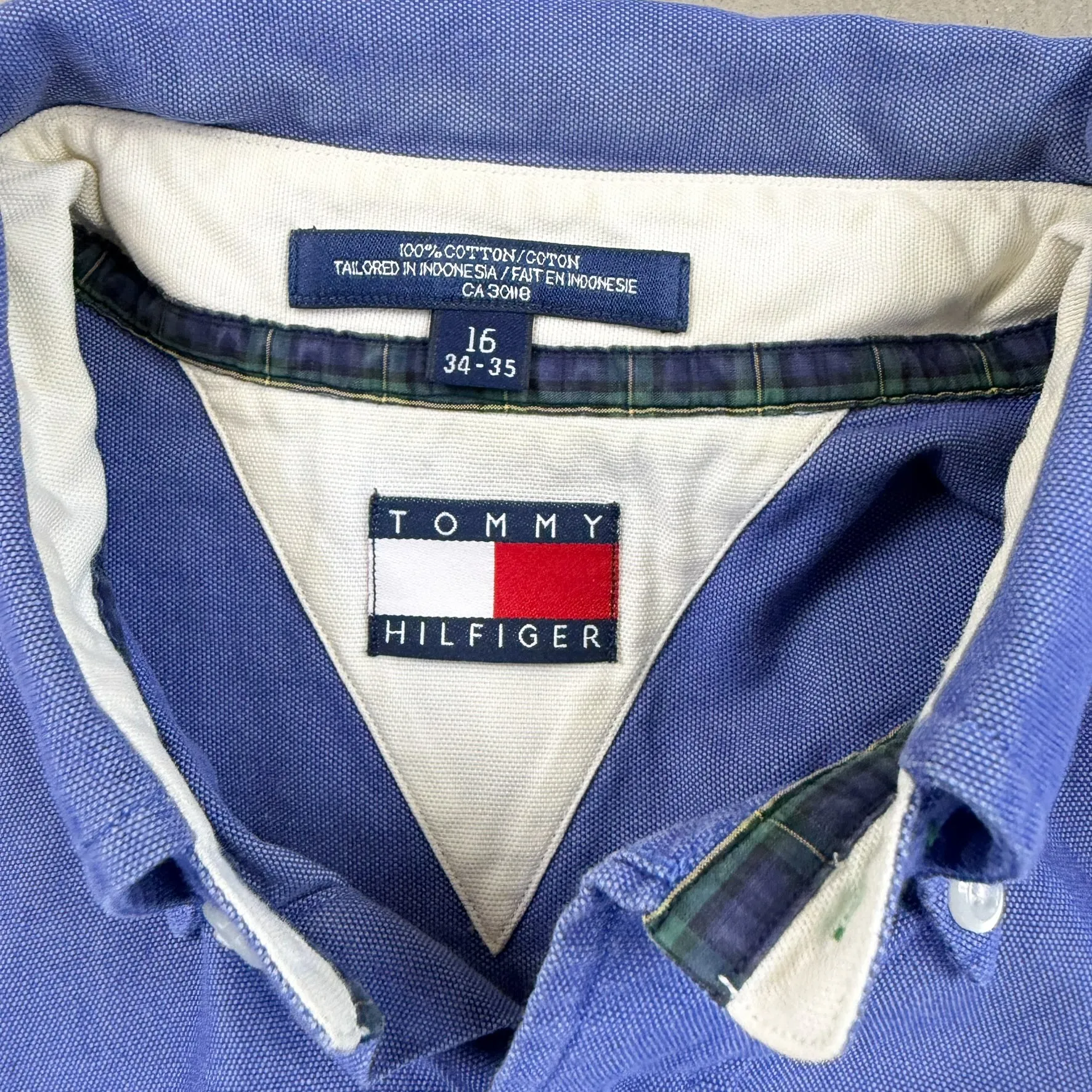 F- Vintage Tommy Hilfiger Solid Color Blue Embroidered Crest Button Down Shirt sold by HG Vintage product image thumbnail 2