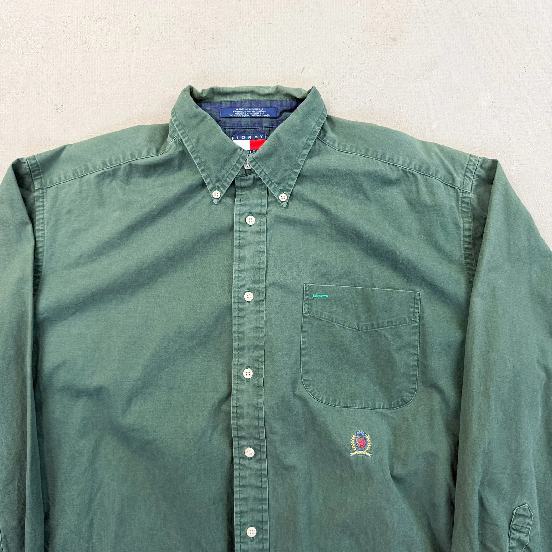 F- Vintage Tommy Hilfiger Solid Color Green Embroidered Crest Button Down Shirt sold by HG Vintage product image thumbnail 4