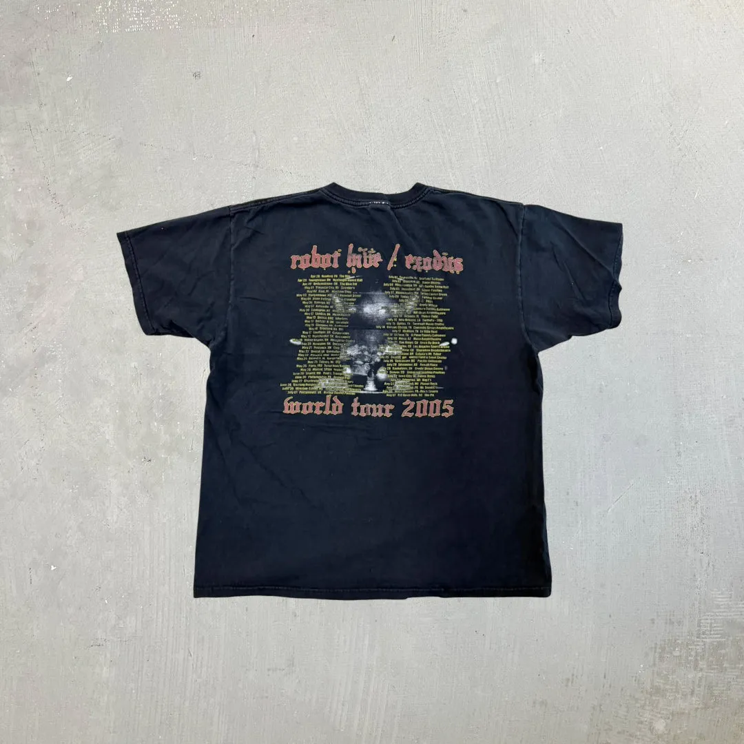 F- Vintage '05 Clutch World Tour Tee sold by HG Vintage product image thumbnail 3