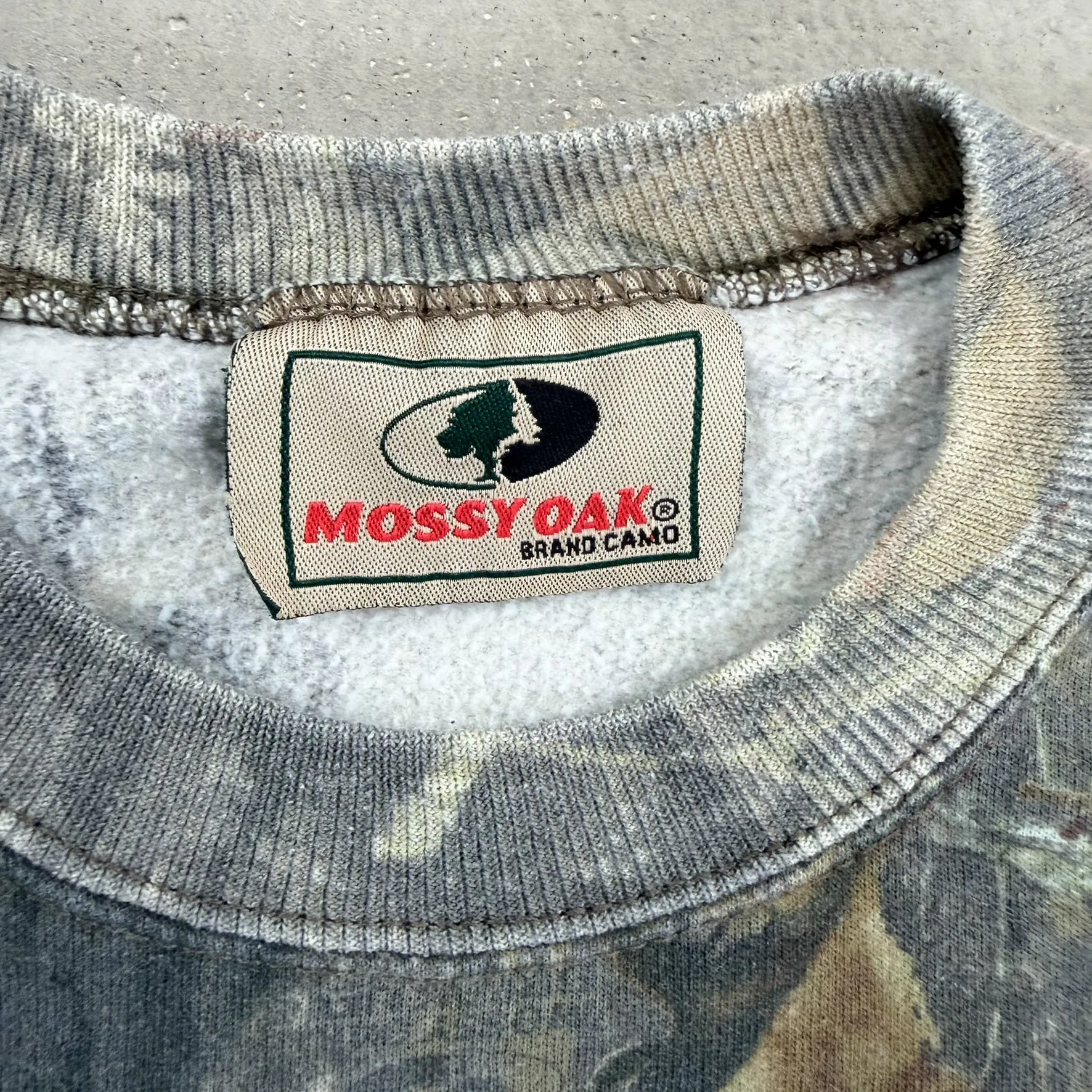 F- Vintage Mossy Oak Break Up Real Tree Camo Crewneck sold by HG Vintage product image thumbnail 4