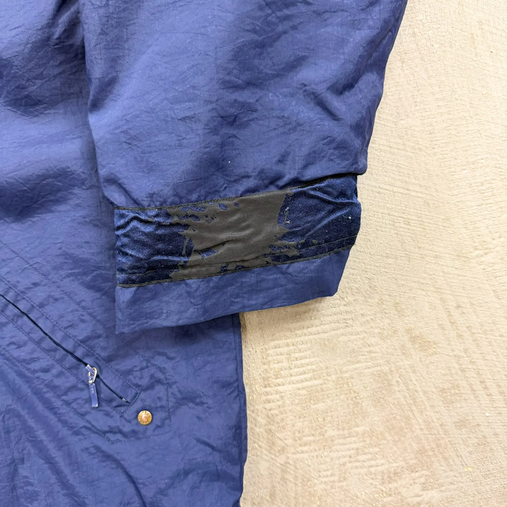 F- Vintage 90s Nike NHL Florida Panthers Zip Up Winter Jacket sold by HG Vintage product image thumbnail 5