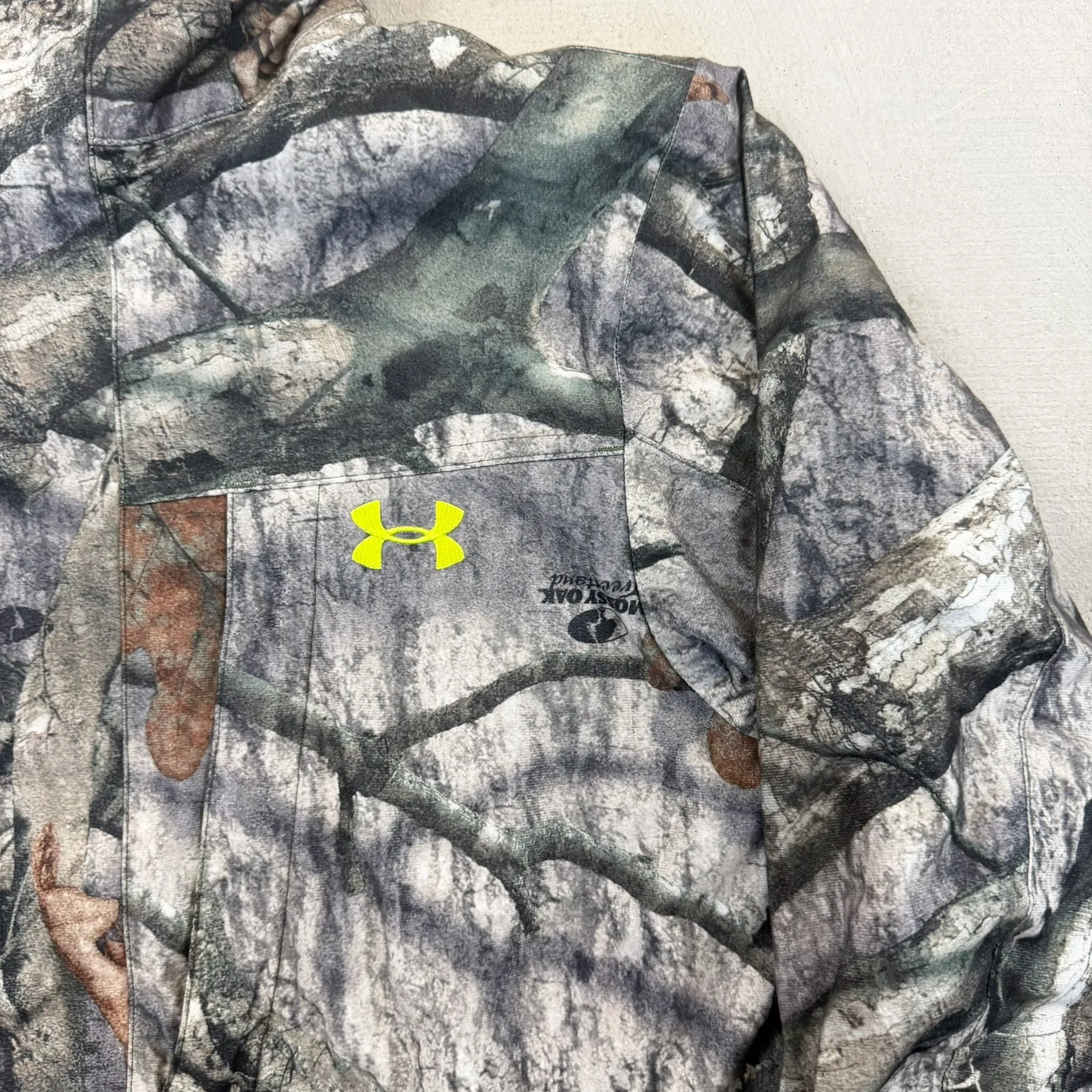 F- Under Armor Mossy Oak Treestand Camo Zip Up Winter Jacket sold by HG Vintage product image thumbnail 2
