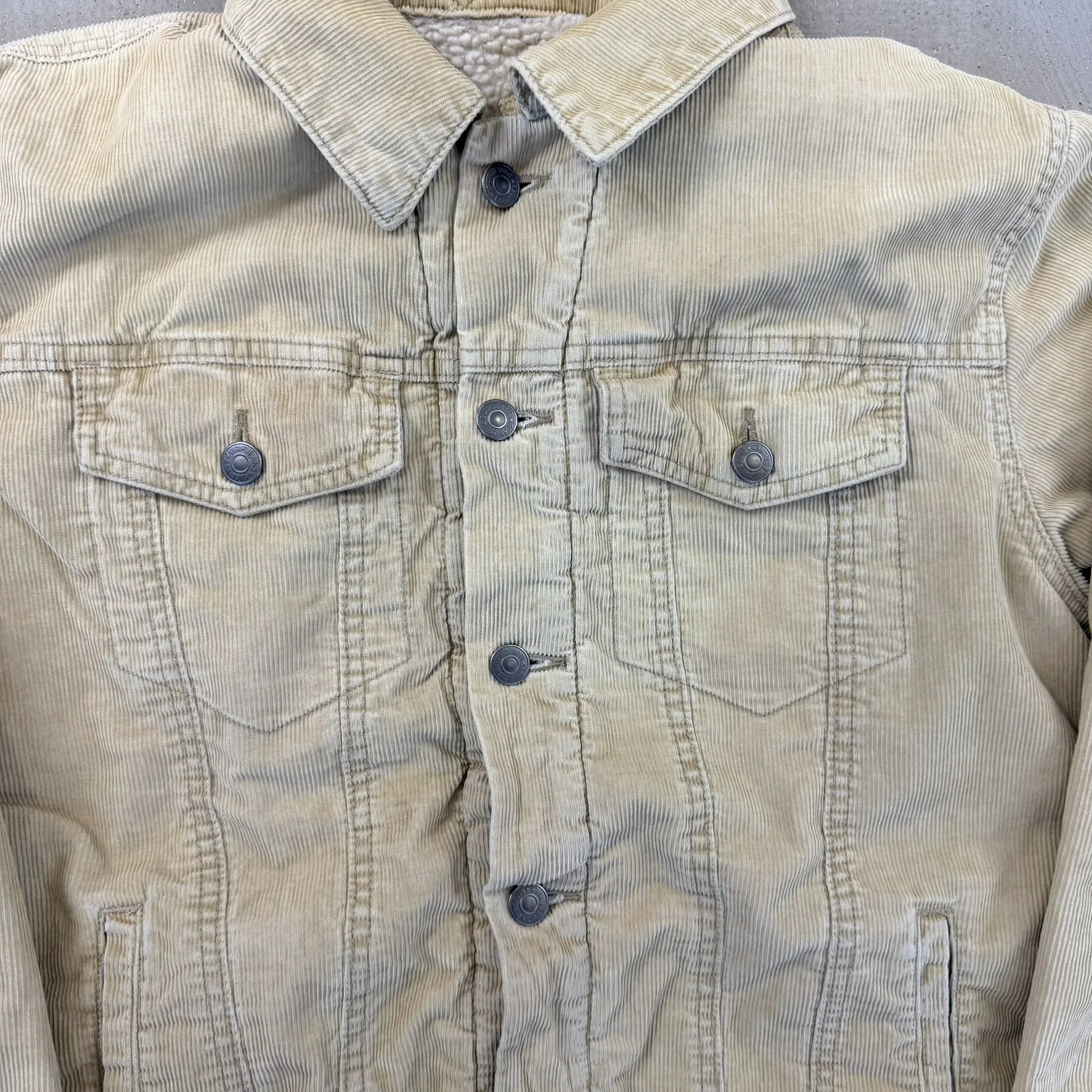F- Vintage Gap Sherpa Lined Corduroy Jacket sold by HG Vintage product image thumbnail 4