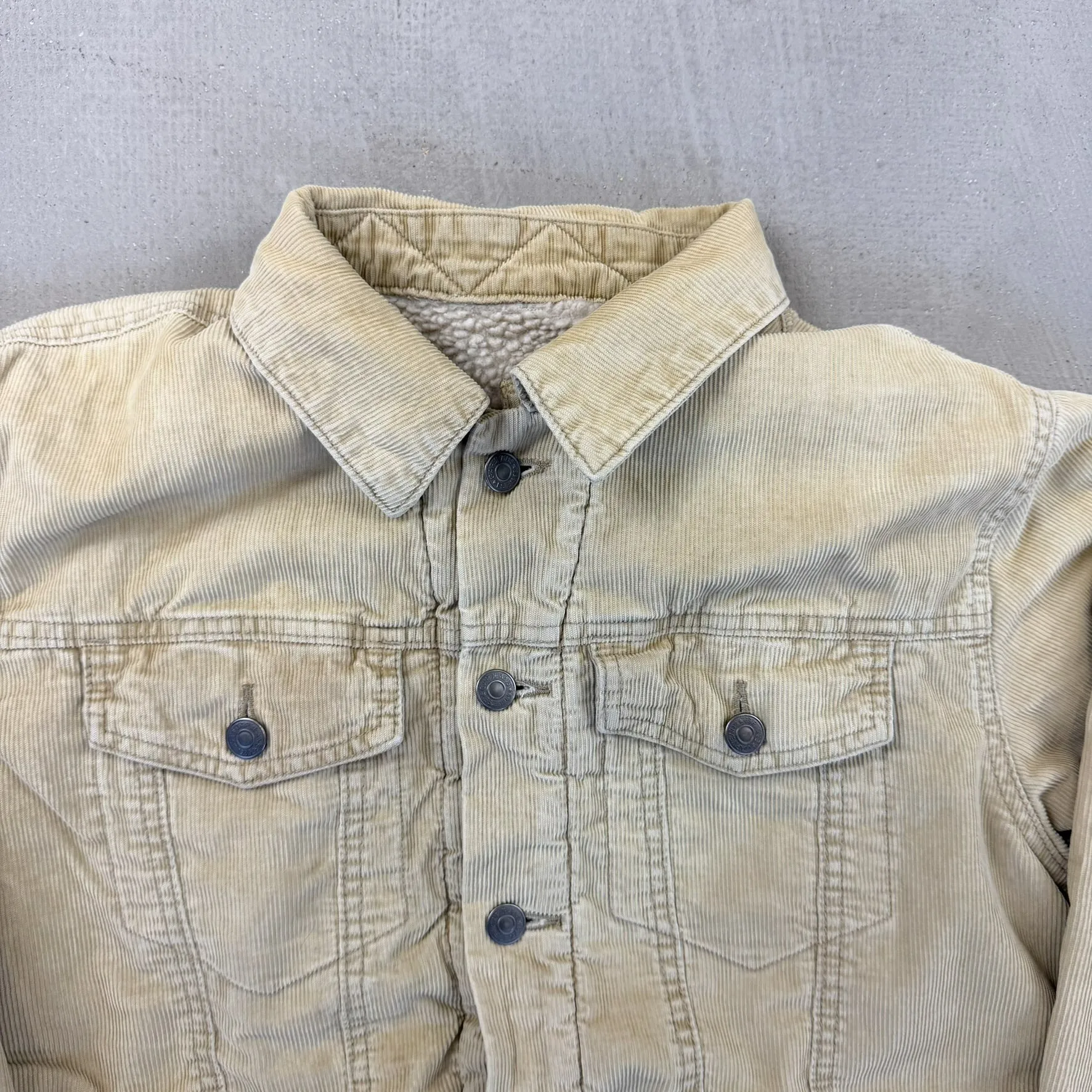 F- Vintage Gap Sherpa Lined Corduroy Jacket sold by HG Vintage product image thumbnail 2