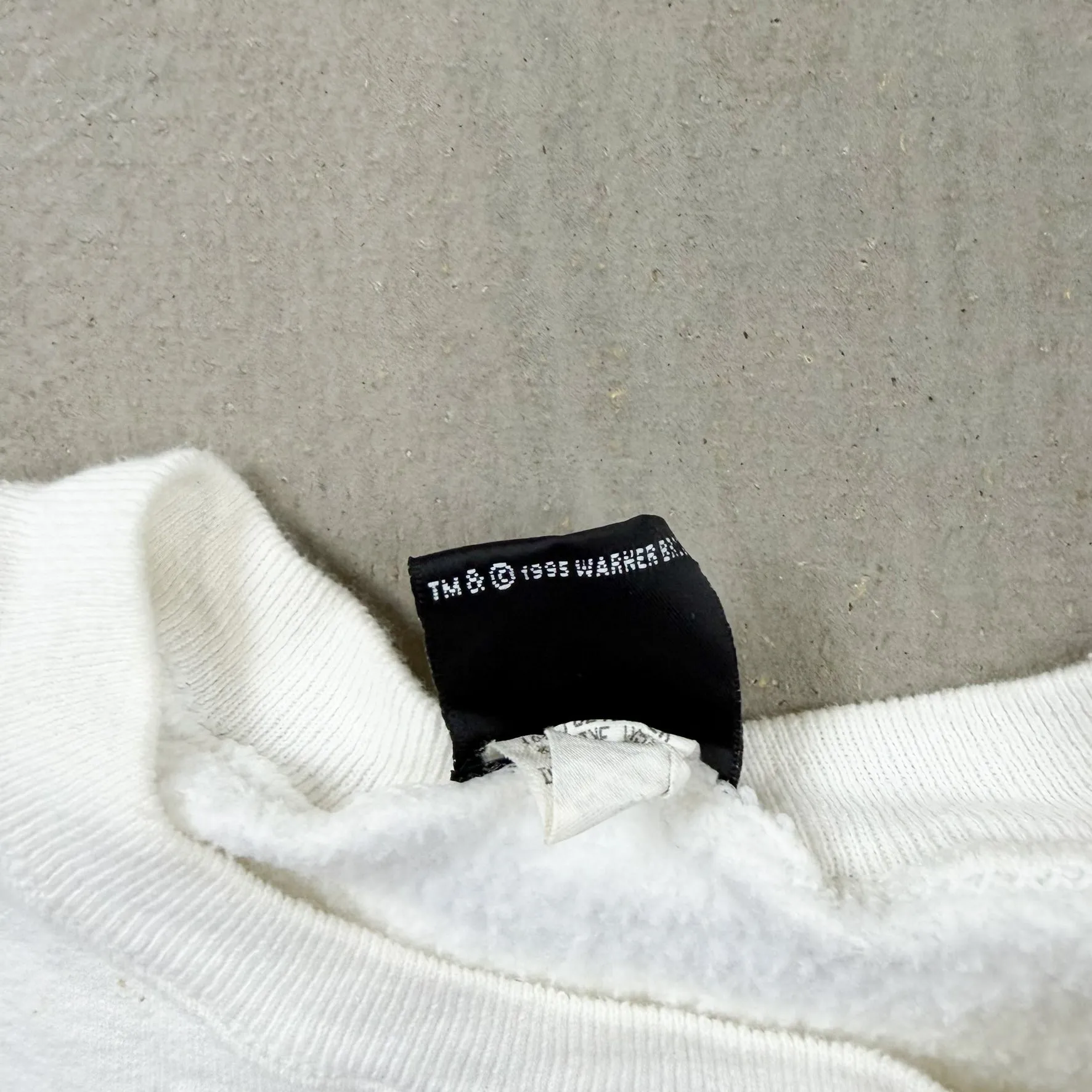 F- Vintage '95 Looney Tunes Characters & Text Graphic Made In USA Crewneck sold by HG Vintage product image thumbnail 3