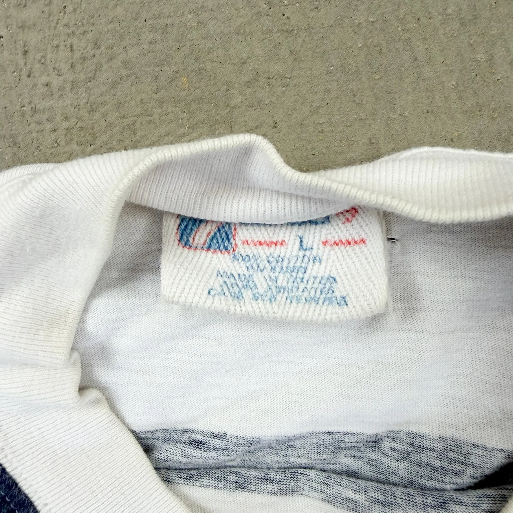 F- Vintage University Of Pennsylvania Logo 7 Embroidered Text Tee sold by HG Vintage product image thumbnail 3