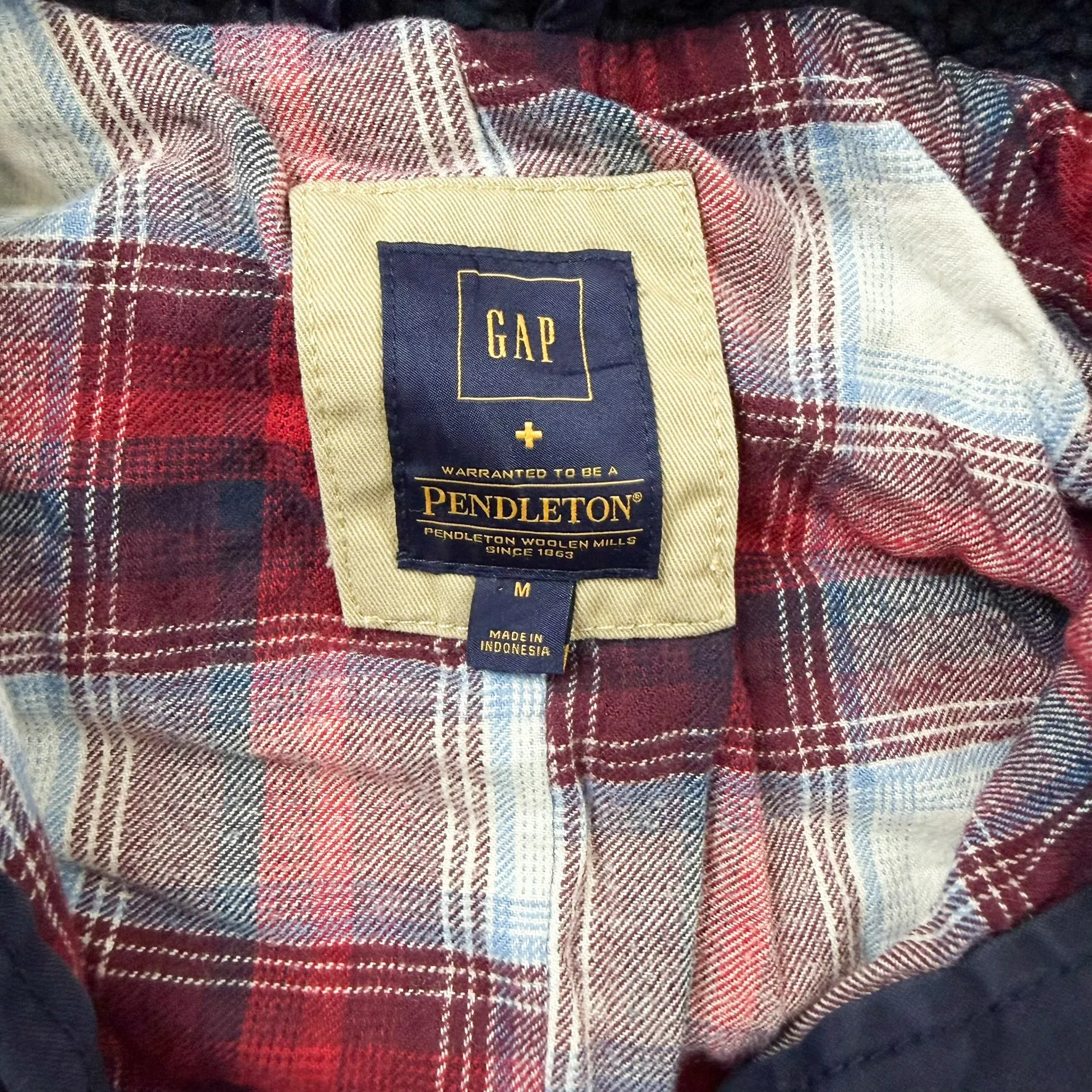 F- Vintage Gap & Pendleton Plaid Lined Zip Up Cargo Jacket sold by HG Vintage product image thumbnail 3