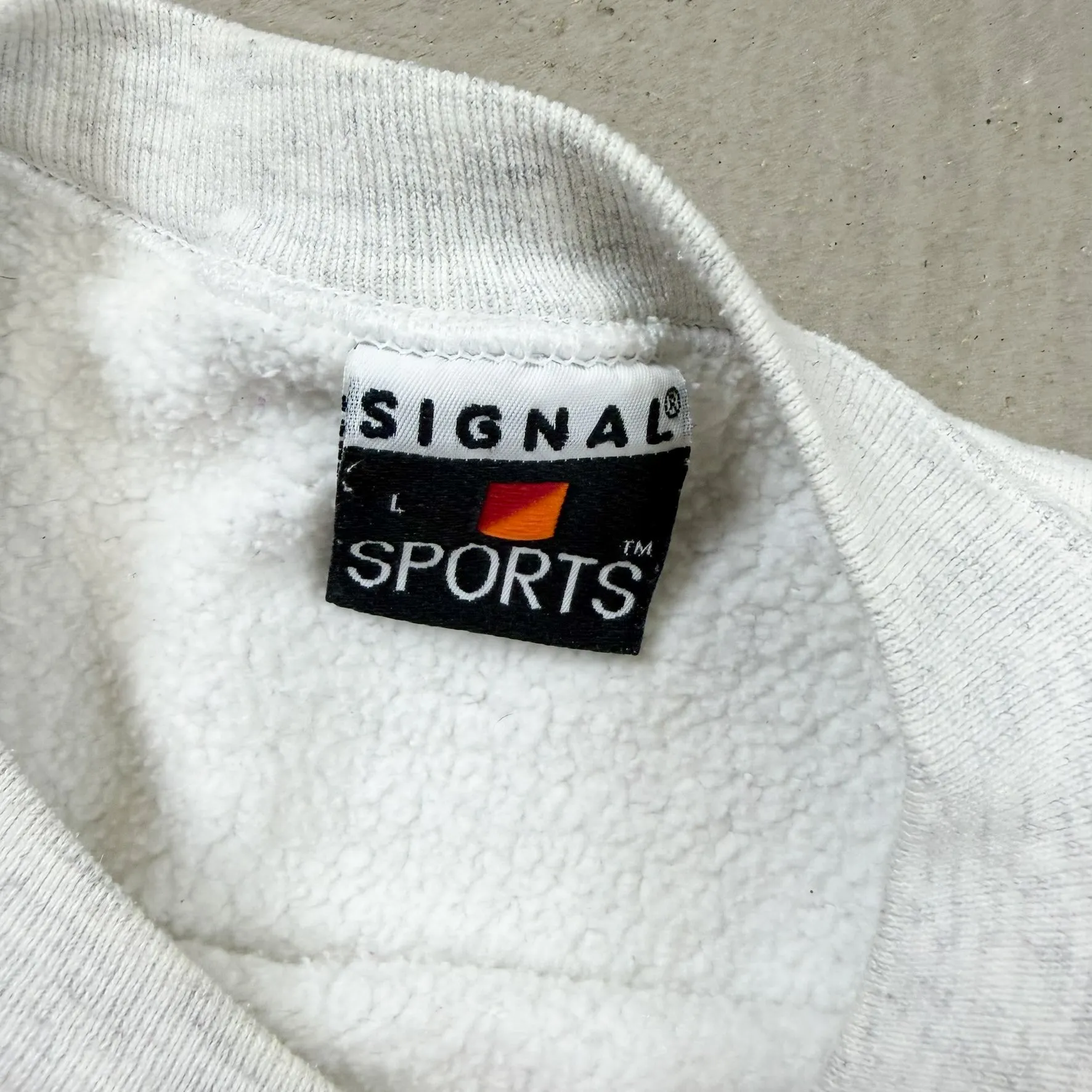 F- Vintage Signal Sport Siegfried & Roy At The Mirage Tiger Crewneck sold by HG Vintage product image thumbnail 3
