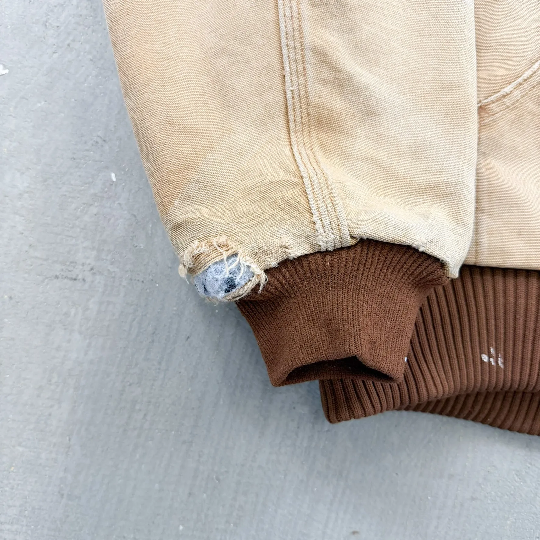 F- Vintage Carhartt Made In USA Active Quilt Lined Hooded Work Jacket sold by HG Vintage product image thumbnail 5